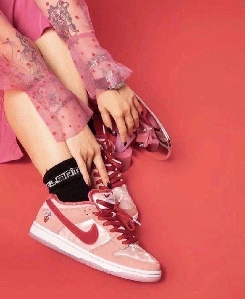 strangelove x nike sb dunk low,nike sb dunk low strangelove,nike sb dunk low,nike dunk strangelove,кроссовки найк розовые бархатные