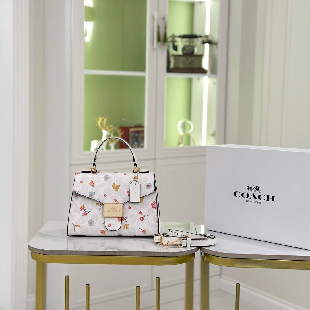 сумка coach,женская сумка coach,coach сумка на плечо,coach сумка тоут,сумка coach с цветами