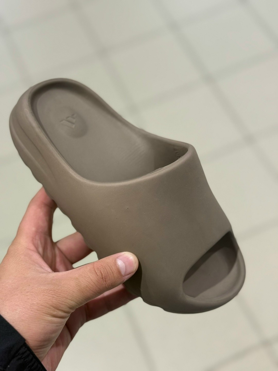 ,шлепки резиновые хит 2026,шлепанцы adidas yeezy slide,шлепанцы женские,adidas yeezy slide