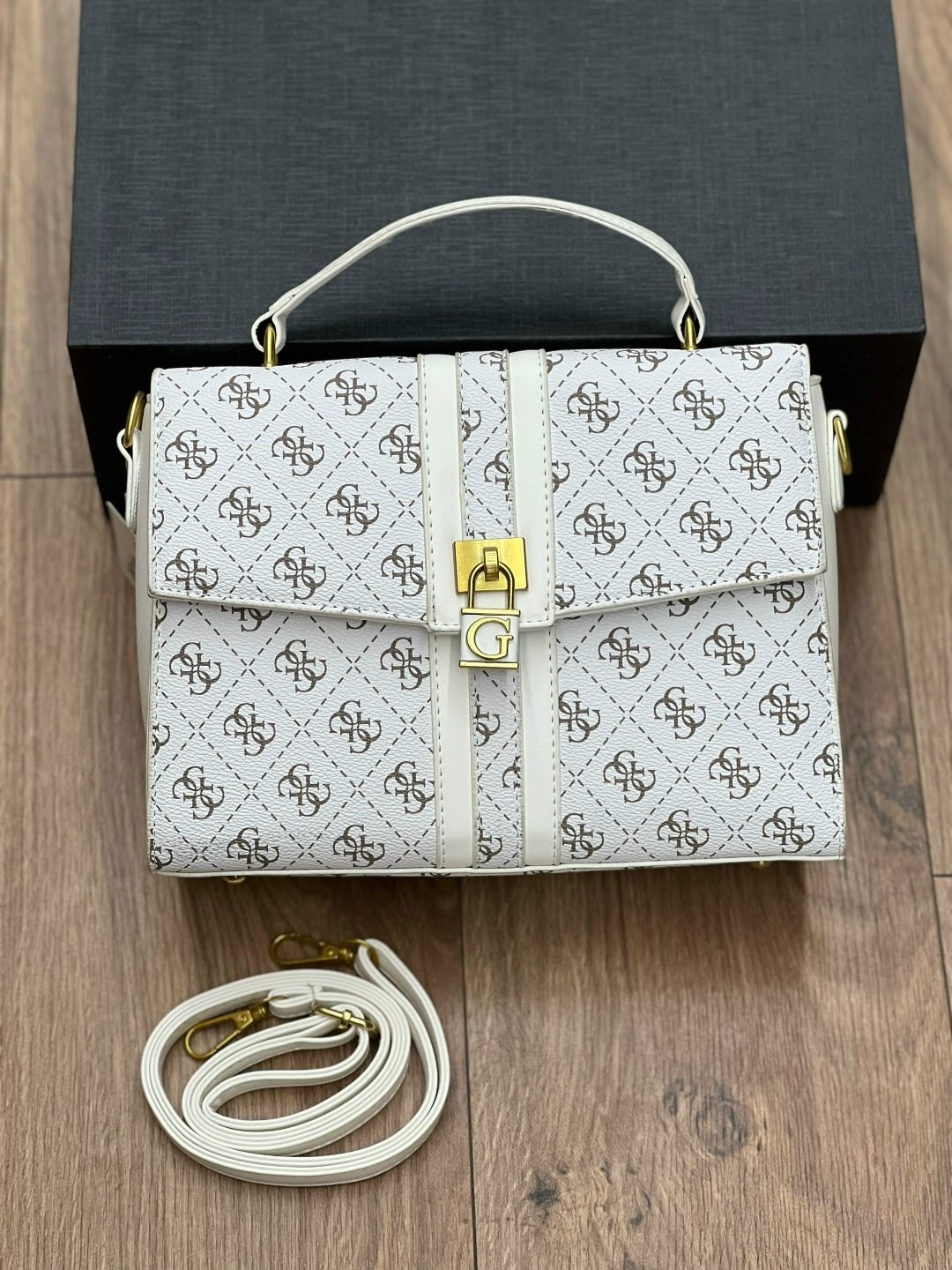 сумка женская guess,сумка "guess",сумка,guess белая сумка,сумка женская