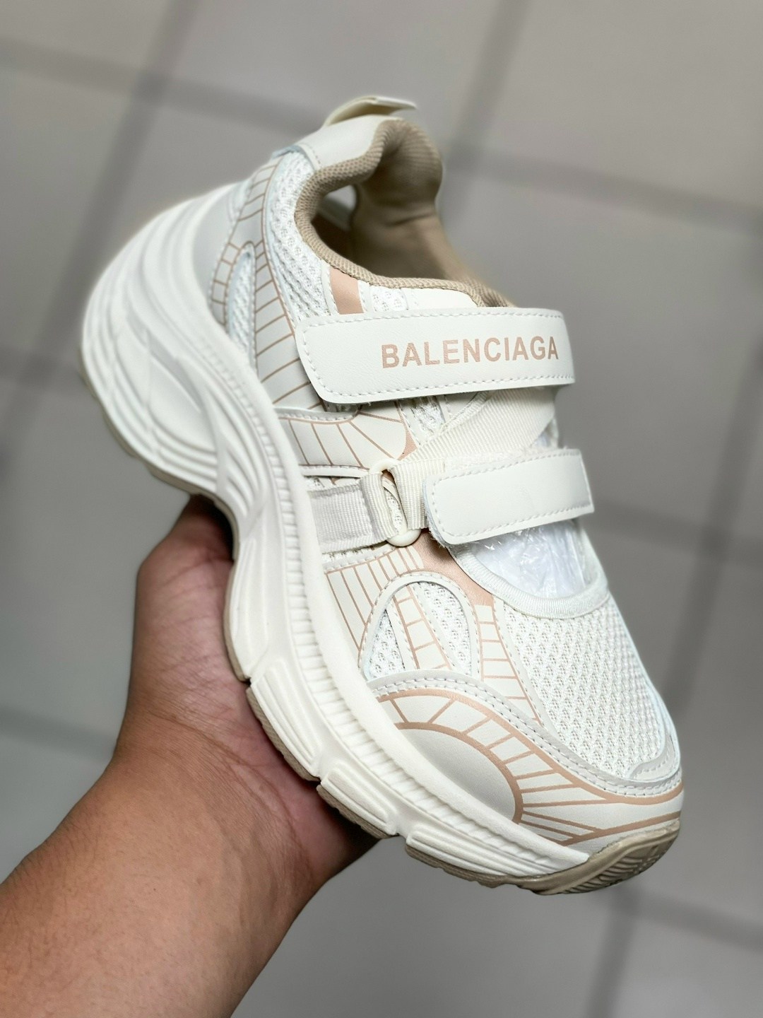 кроссовки женские balenciaga,кроссовки balenciaga,кроссовки на высокой подошве balenciaga,кроссовки легкие спортивные balenciaga,balenciaga кроссовки детские