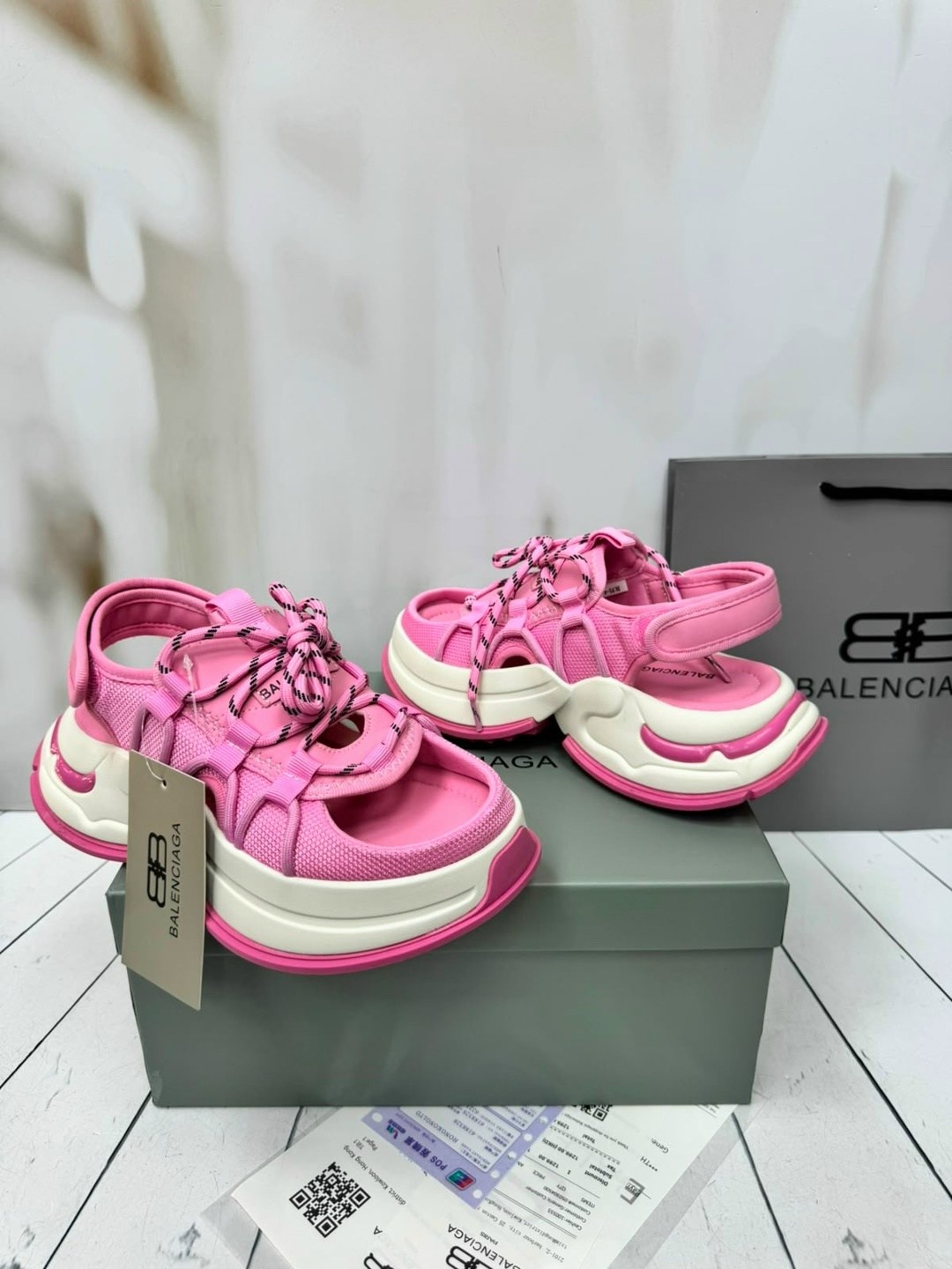 сандалии баленсиага женские,босоножки balenciaga,кроссовки balenciaga женские,сандалии balenciaga,босоножки баленсиага