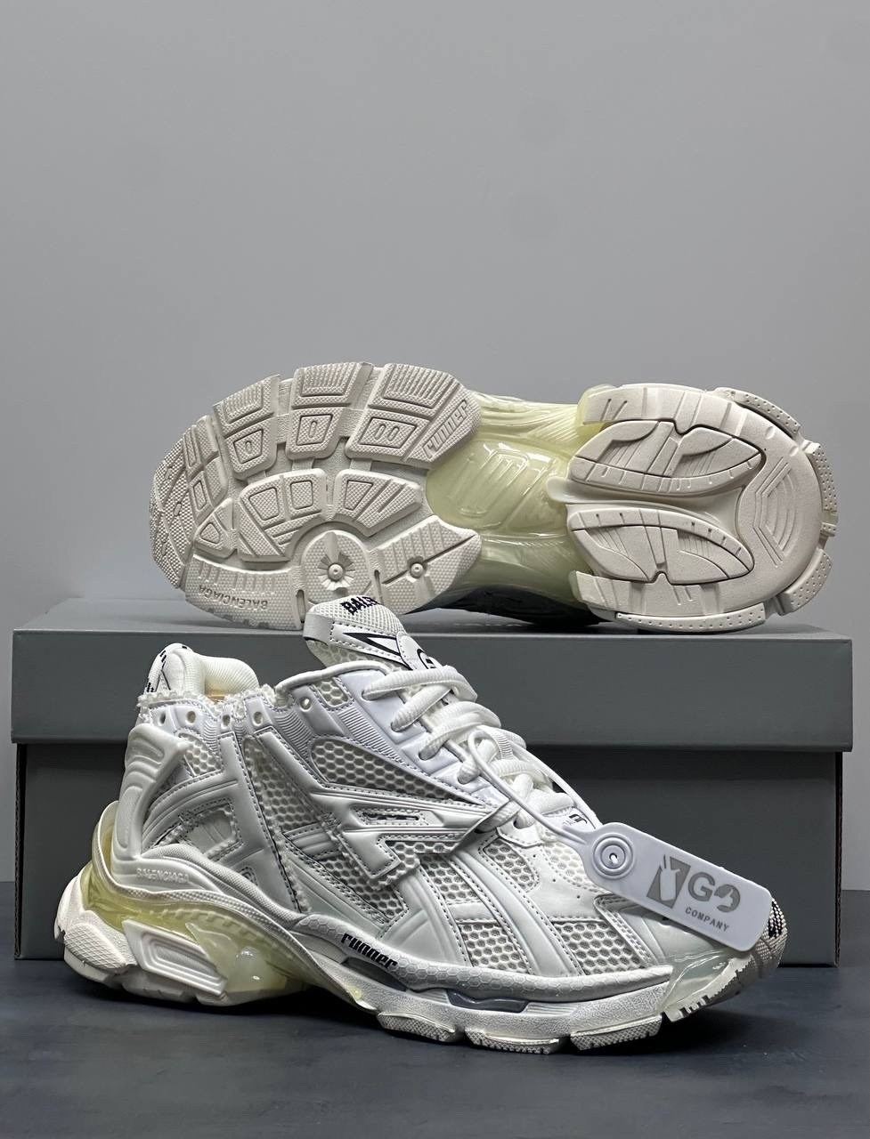 кроссовки balenciaga,баленсиага кроссовки 16 см подошва,кроссовки balenciaga runner,женские кроссовки balenciaga runner серебристые,баленсиага трек 2 кроссовки