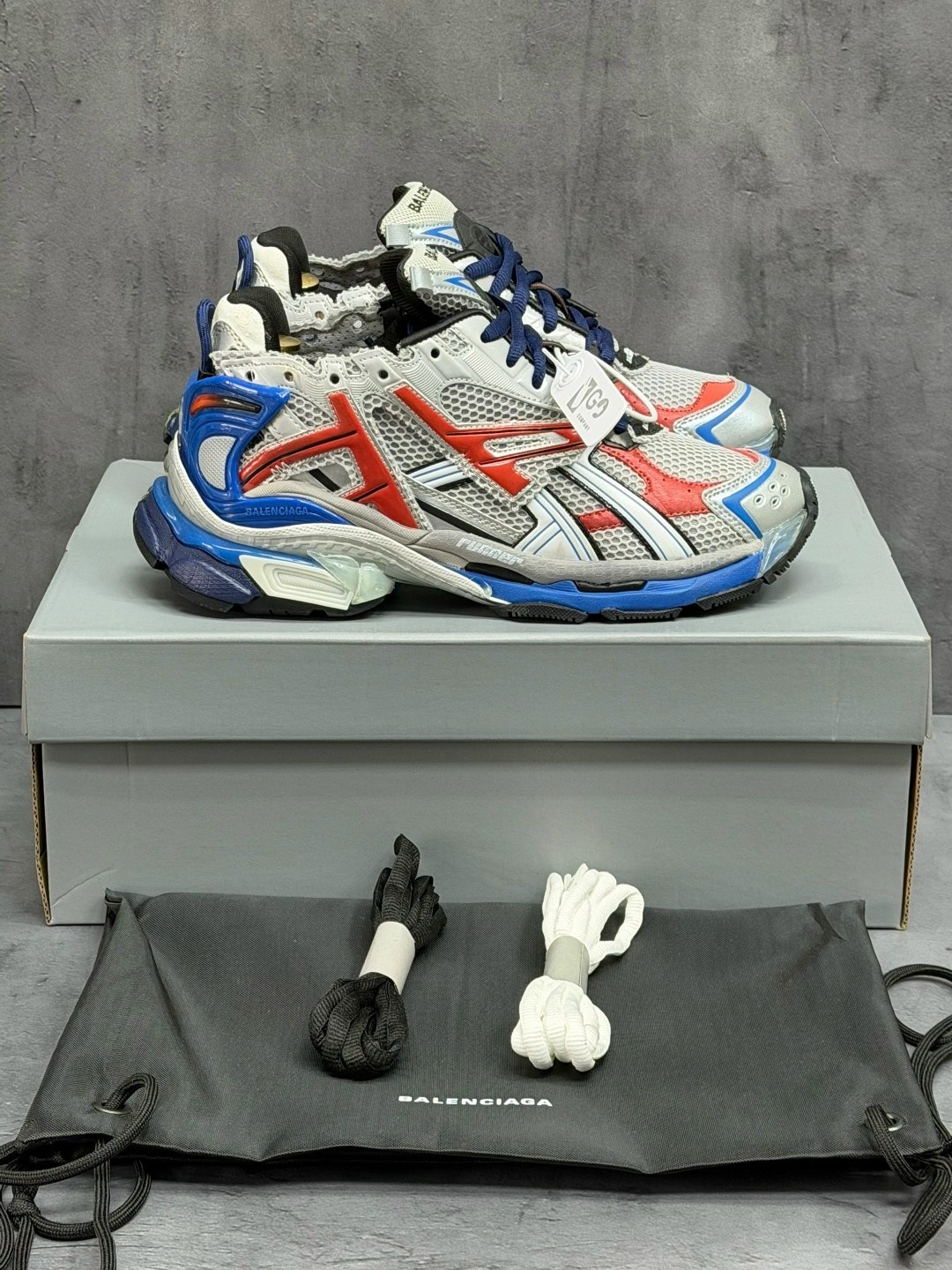 кроссовки balenciaga,кроссовки balenciaga runner sneaker grey red blue,кроссовки женские balenciaga,кроссовки balenciaga runner sneaker white red blue pink,кроссовки balenciaga runner