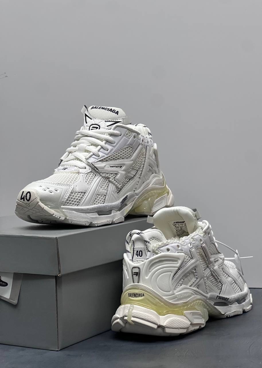 кроссовки balenciaga,баленсиага кроссовки 16 см подошва,кроссовки balenciaga runner,женские кроссовки balenciaga runner серебристые,баленсиага трек 2 кроссовки