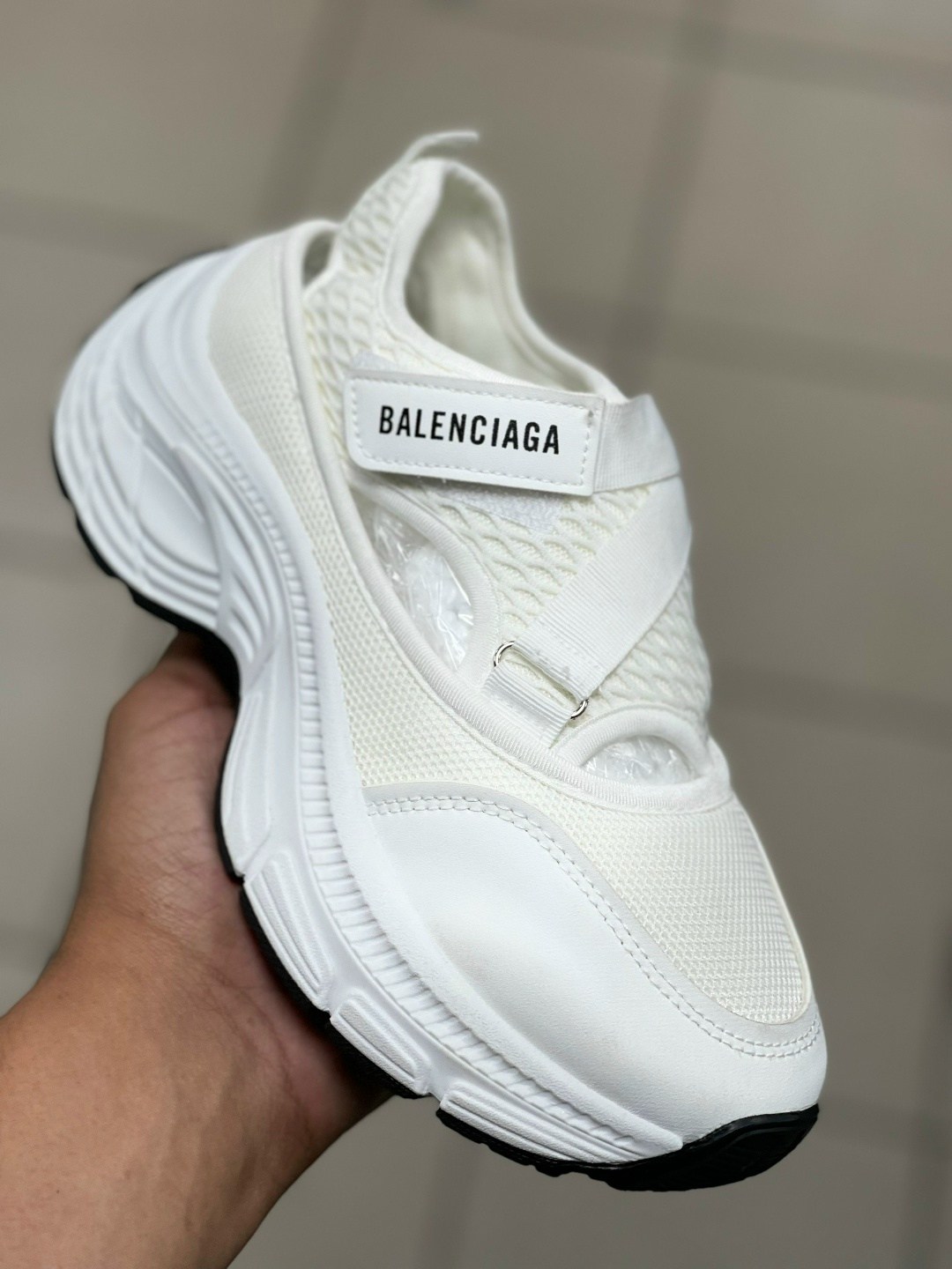кроссовки balenciaga,кроссовки женские balenciaga,босоножки balenciaga,сандалии balenciaga,туфли balenciaga