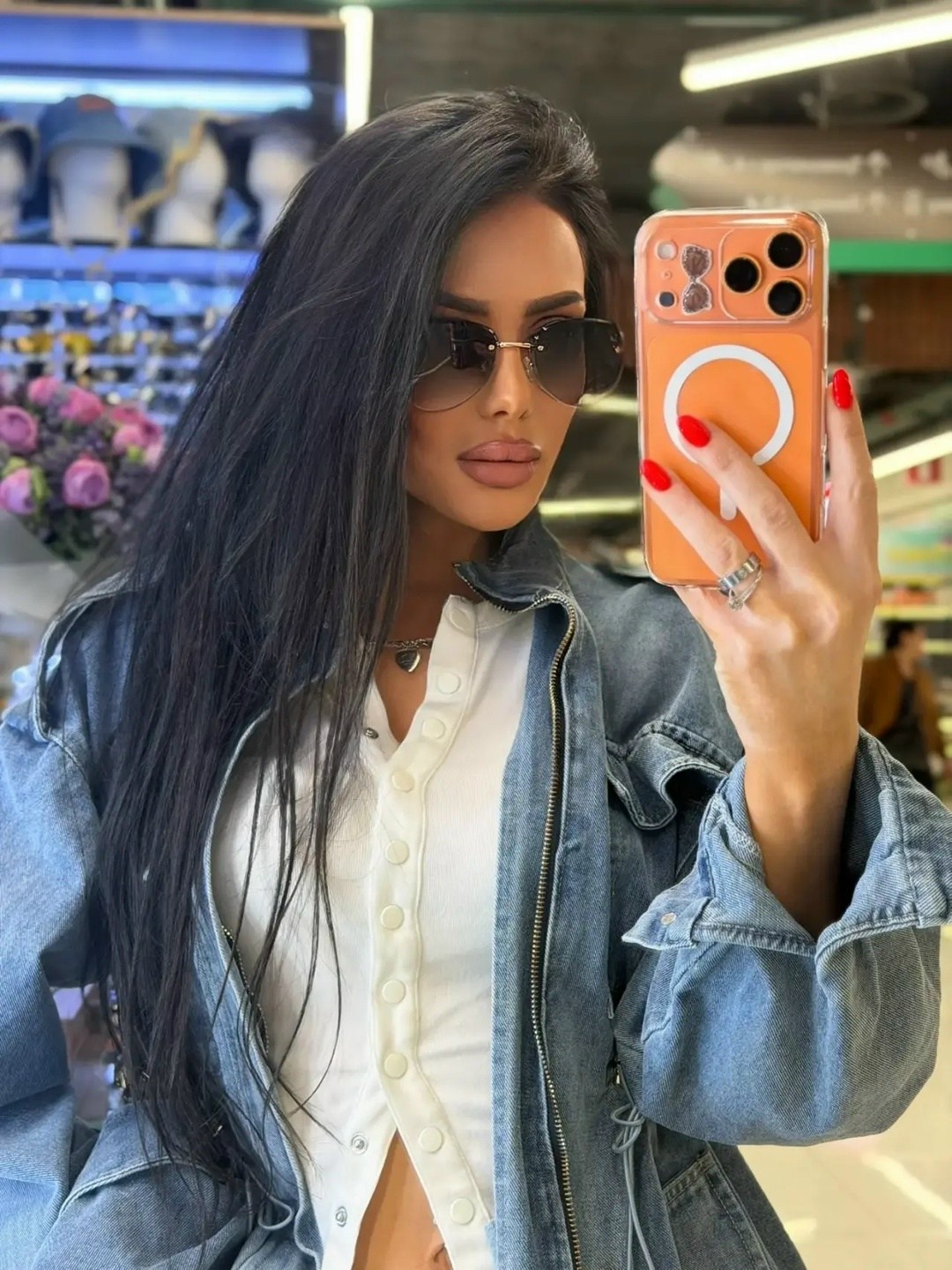 девушка,брюнетка,женщин,elizaveta 23 года россия москва,джинсовая куртка