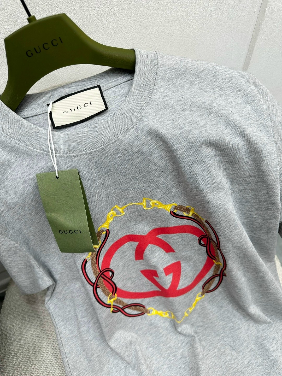 футболка gucci,футболка gucci женская,гуччи футболка,майка гуччи оригинал женская