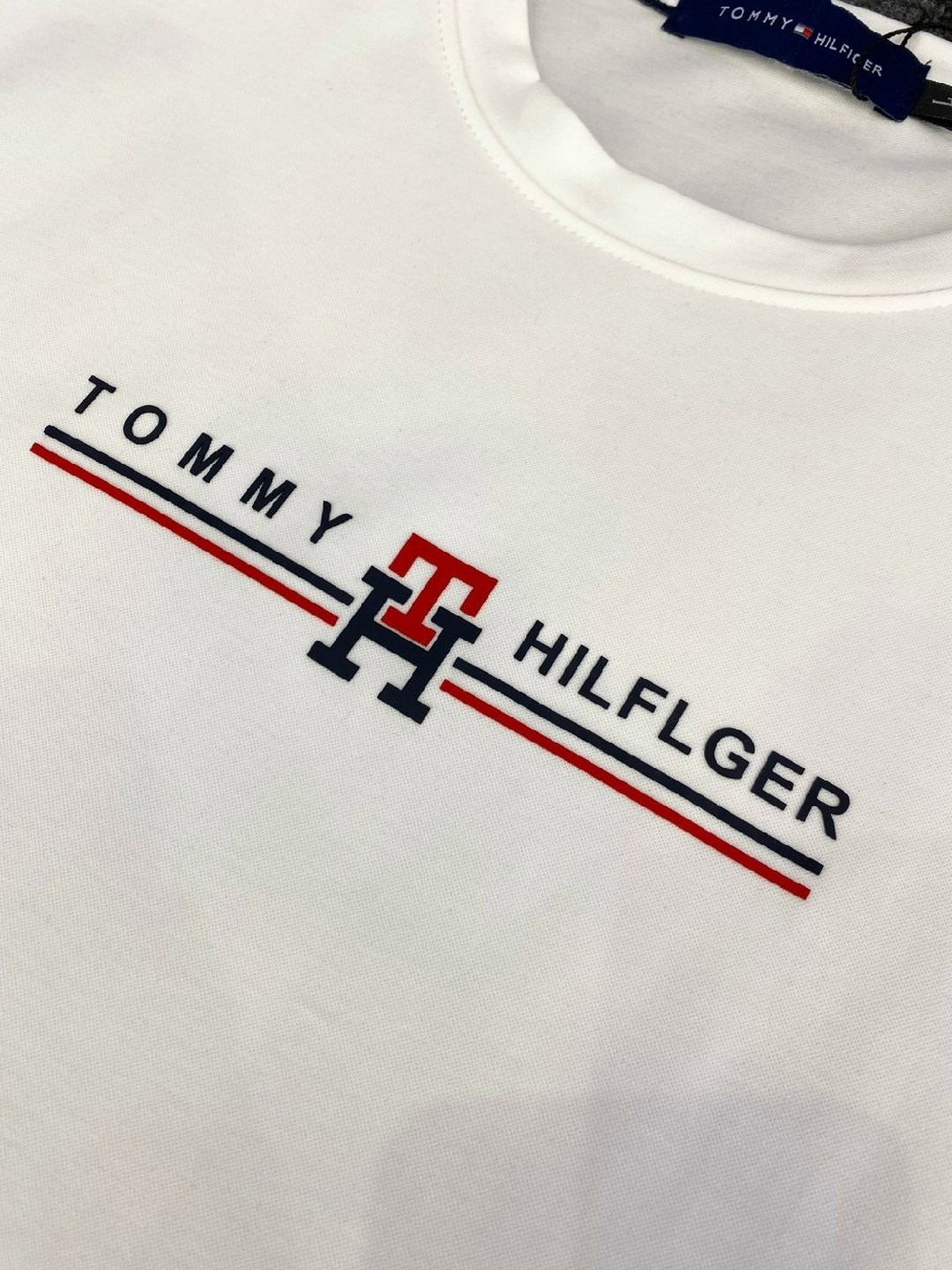 футболка tommy hilfiger,футболка томми хилфигер,мужская футболка tommy hilfiger,короткими рукавами tommy hilfiger