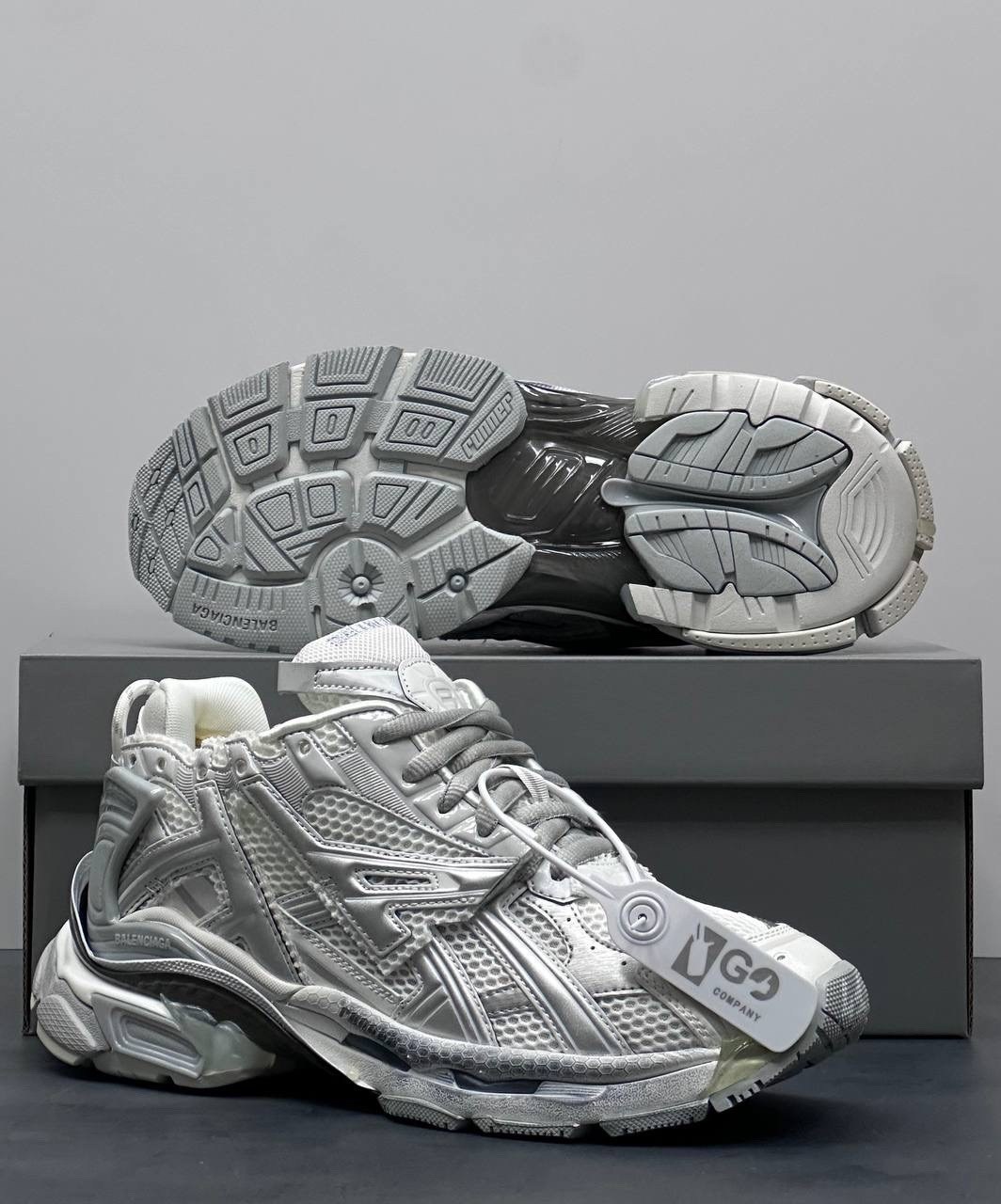 кроссовки balenciaga,кроссовки женские balenciaga,кроссовки balenciaga wmns runner sneaker кремовый,женские кроссовки balenciaga runner серебристые,кроссовки balenciaga runner