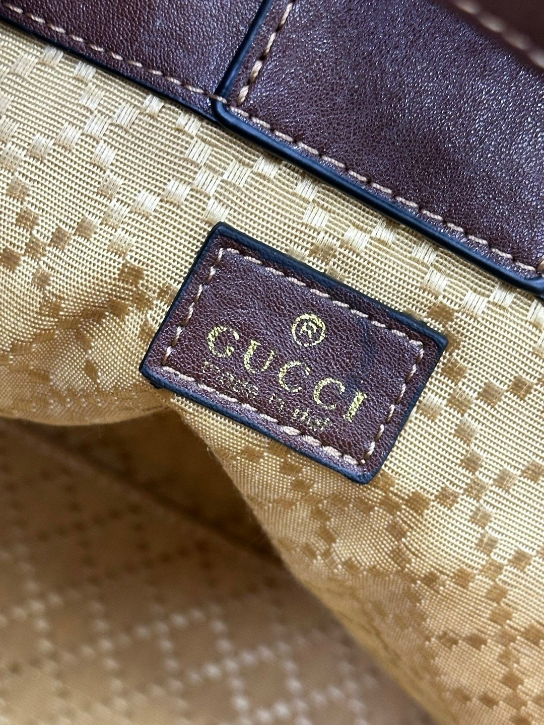 клатч gucci,женский клатч,gucci gg supreme,клатч гуччи,сумки gucci