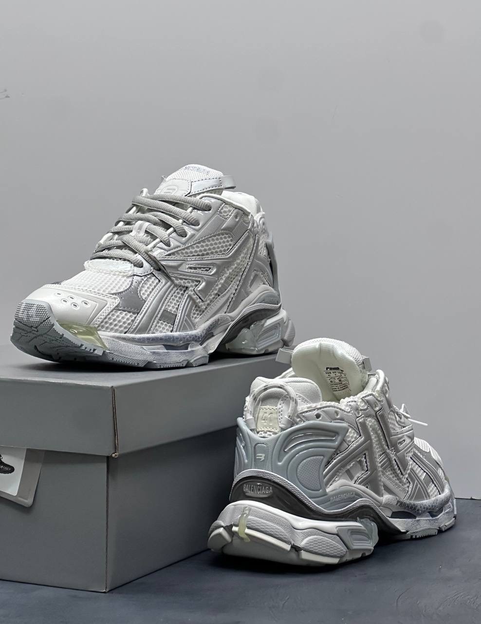 кроссовки balenciaga,кроссовки женские balenciaga,кроссовки balenciaga wmns runner sneaker кремовый,женские кроссовки balenciaga runner серебристые,кроссовки balenciaga runner