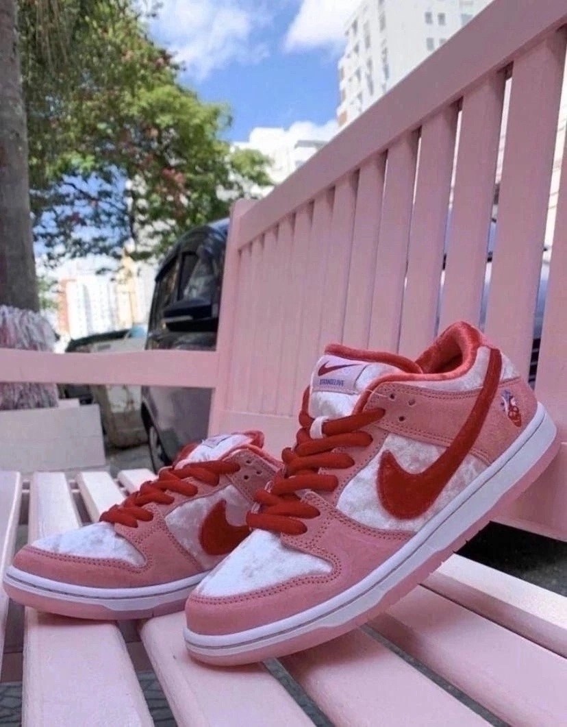 strangelove x nike sb dunk low,nike sb dunk low strangelove,nike sb dunk low,nike dunk strangelove,кроссовки найк розовые бархатные