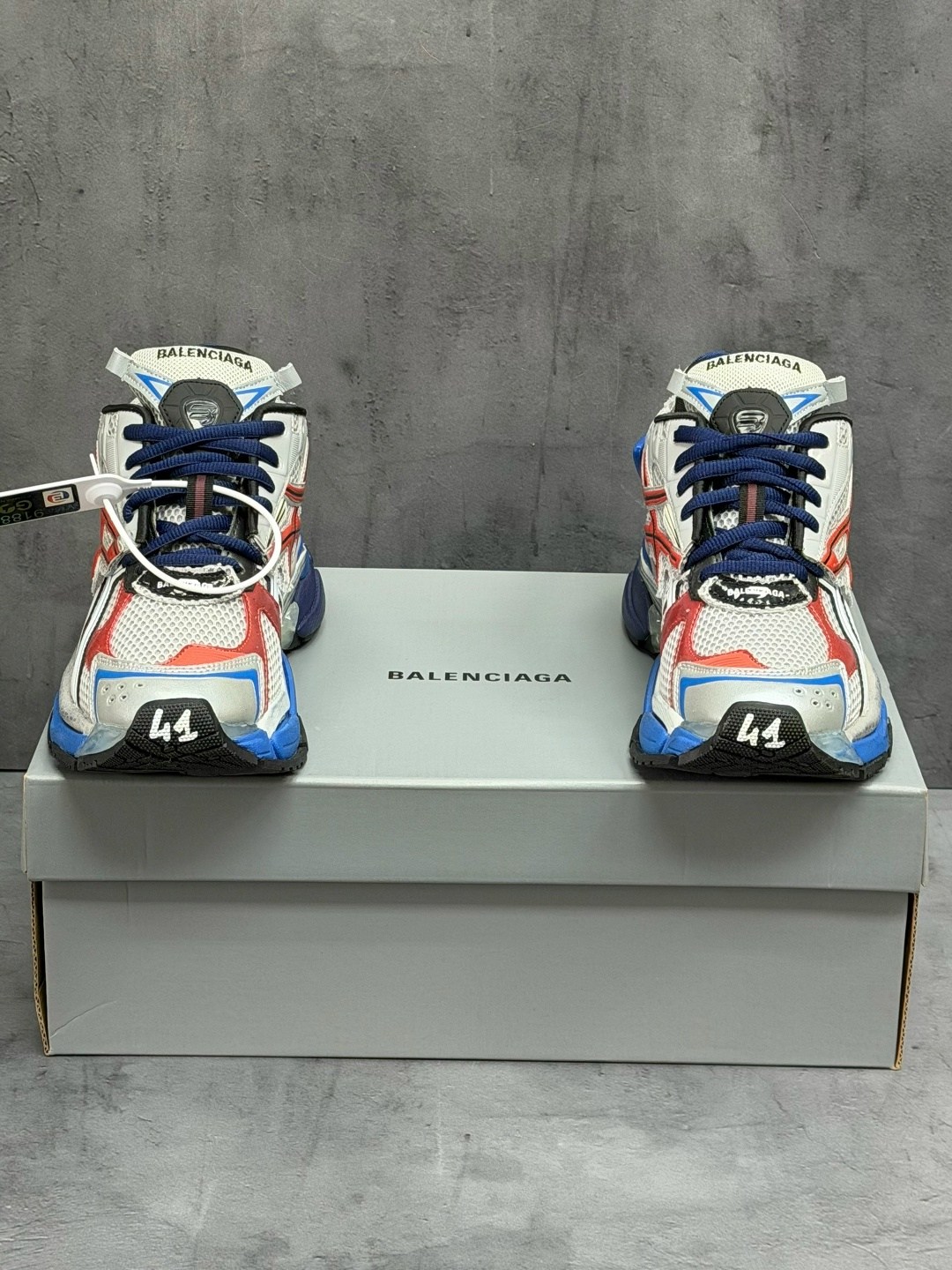 кроссовки balenciaga,кроссовки balenciaga runner sneaker grey red blue,кроссовки женские balenciaga,кроссовки balenciaga runner sneaker white red blue pink,кроссовки balenciaga runner