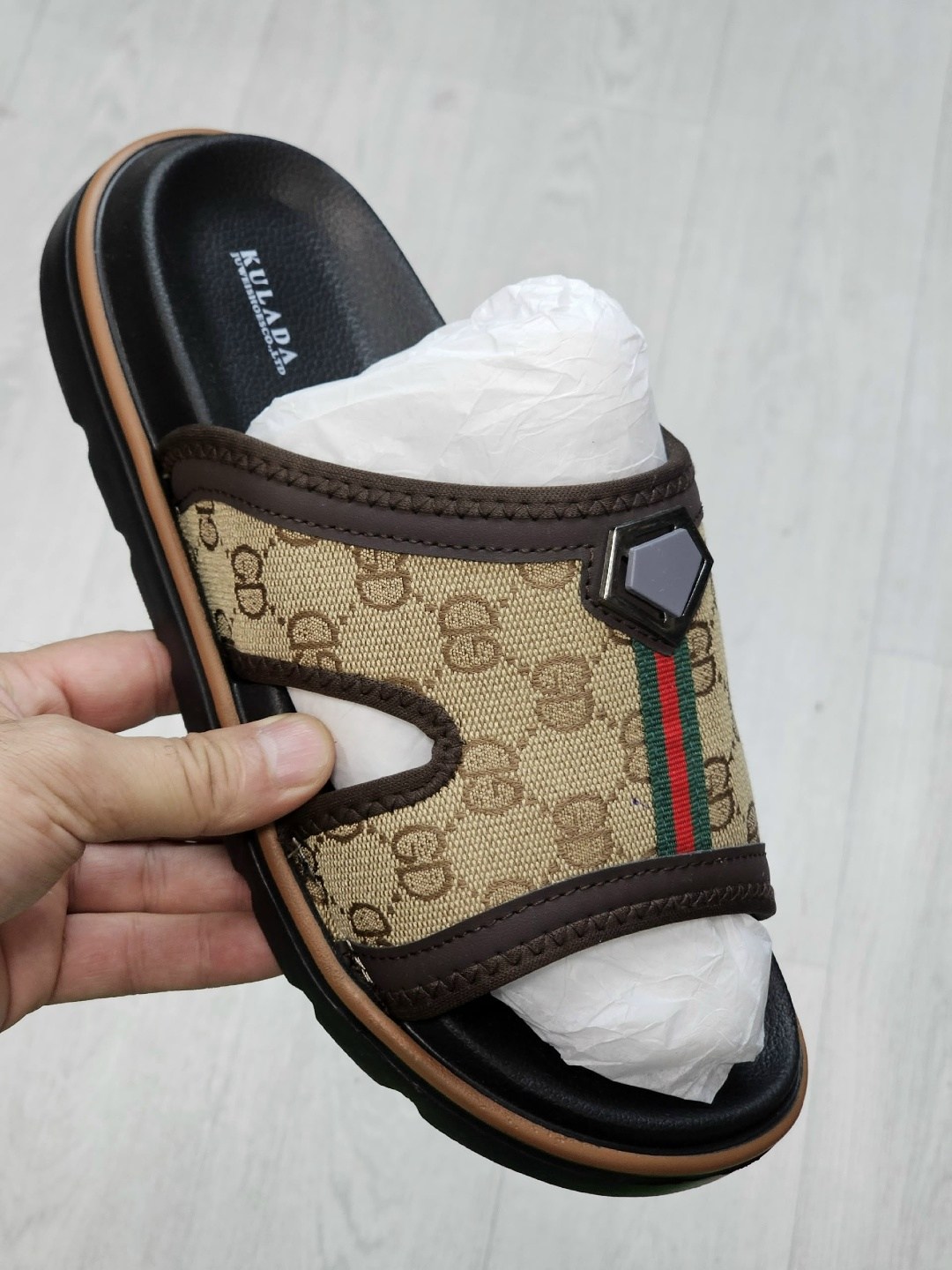 ,тапки гуччи мужские,шлепанцы gucci,шлепки гуччи,шлепки мужские