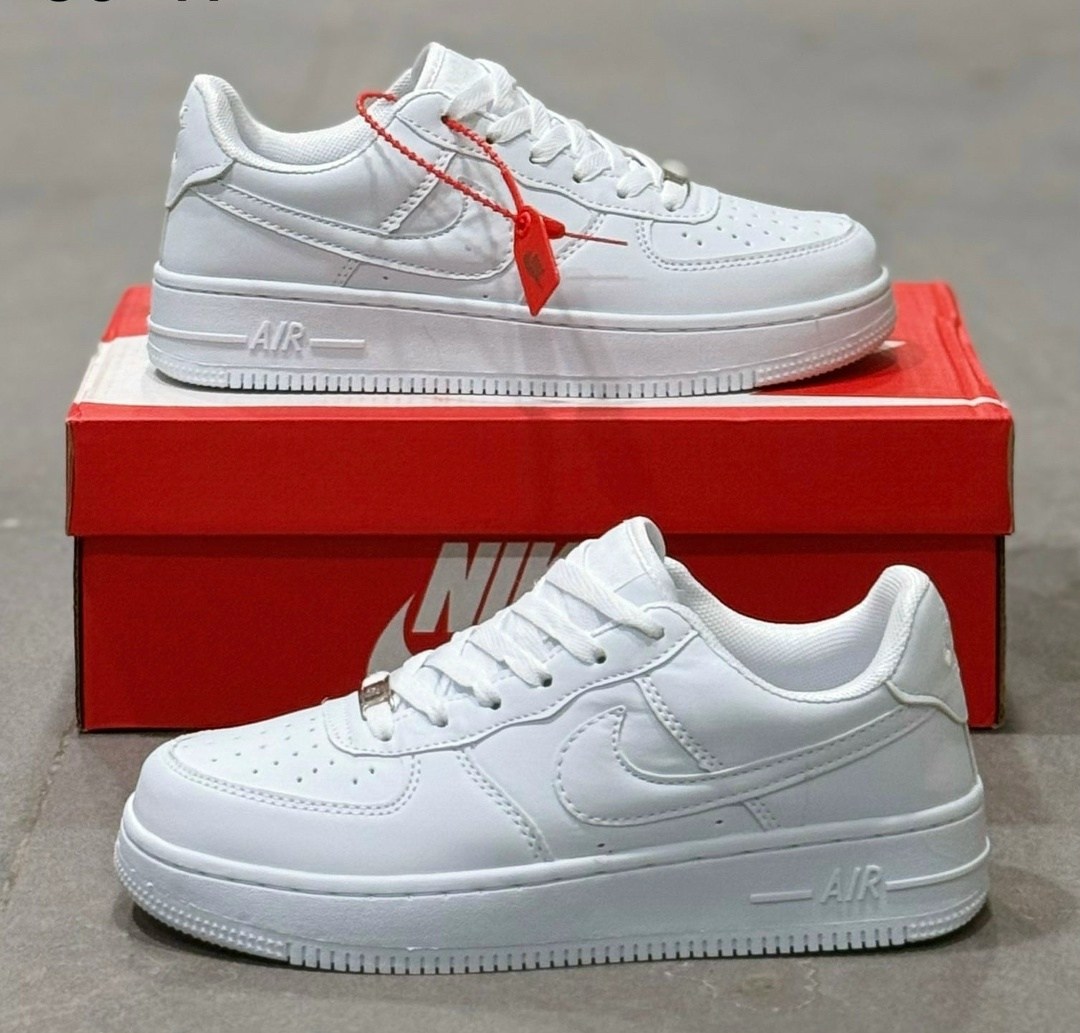 кроссовки nike air force 1 с открытой классической подошвой,кроссовки nike air force,белые кроссовки найк,кроссовки nike air force 1 форсы белые кеды,кроссовки