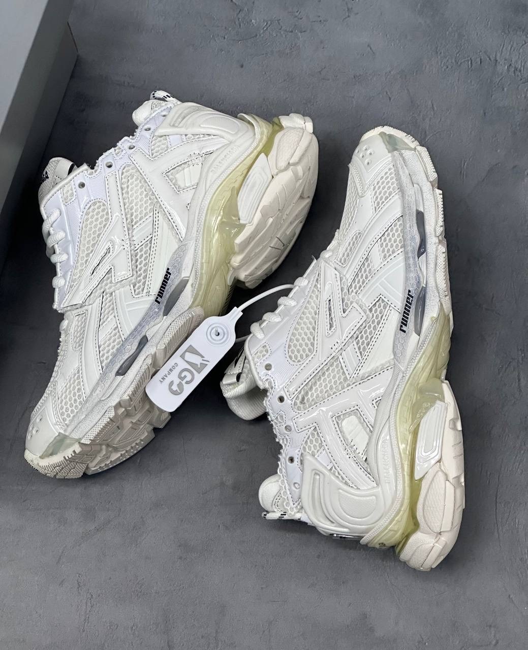 кроссовки balenciaga,баленсиага кроссовки 16 см подошва,кроссовки balenciaga runner,женские кроссовки balenciaga runner серебристые,баленсиага трек 2 кроссовки