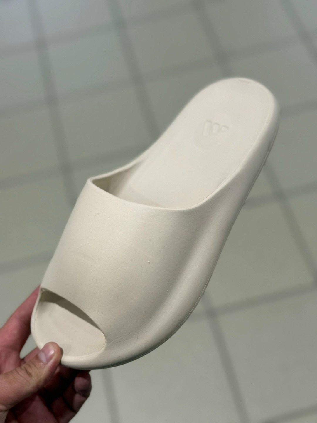 ,шлепанцы adidas yeezy slide,yeezy slide,шлепки adidas yeezy slide,сланцы adidas yeezy slide