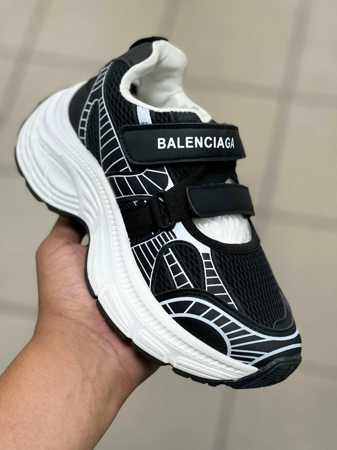 кроссовки женские balenciaga,кроссовки balenciaga,кроссовки на высокой подошве balenciaga,кроссовки легкие спортивные balenciaga,balenciaga кроссовки детские