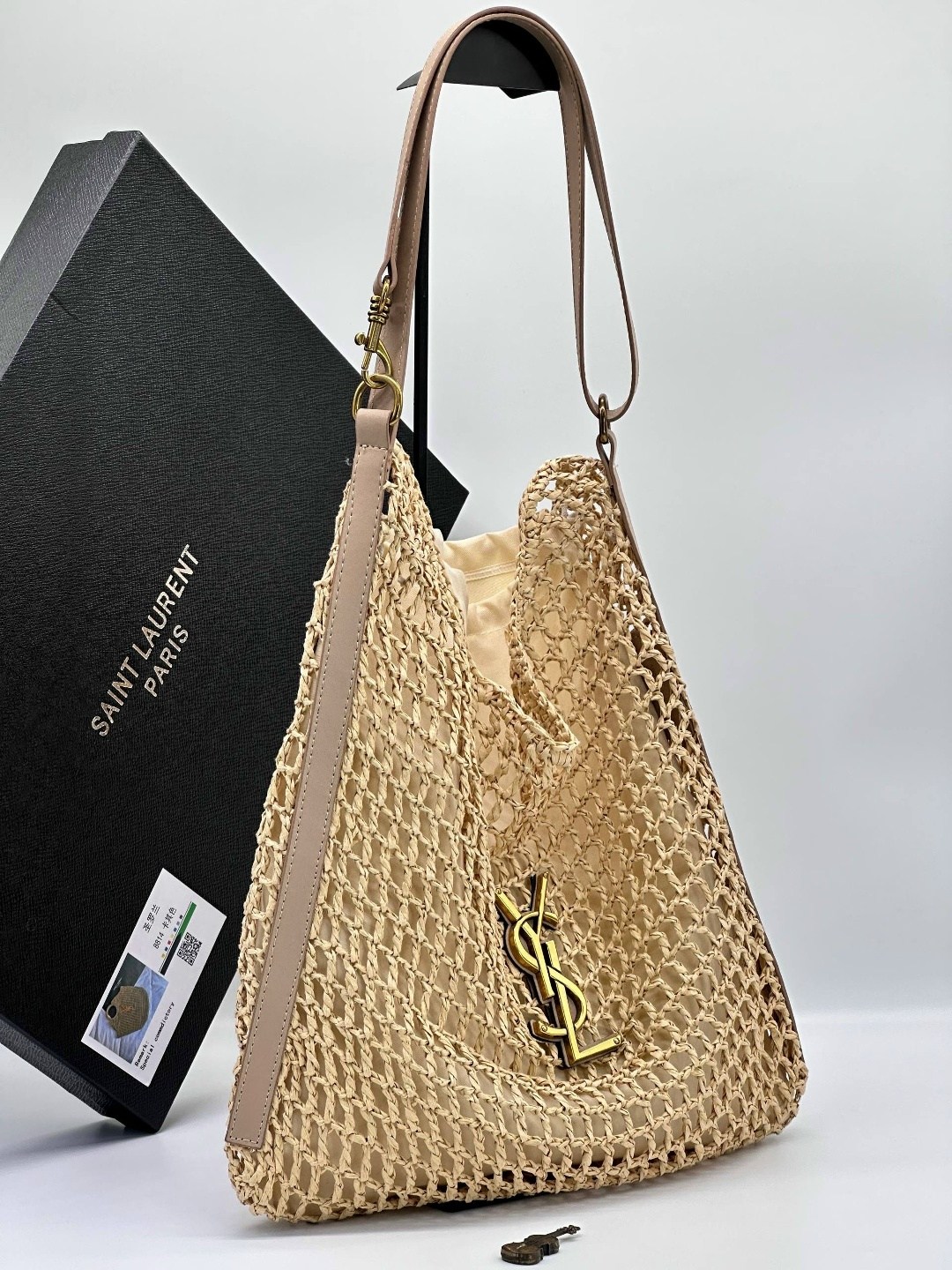 женская бежевая пляжная сумка saint laurent raffia,плетеная сумка,пляжная сумка,сумка,модная сумка