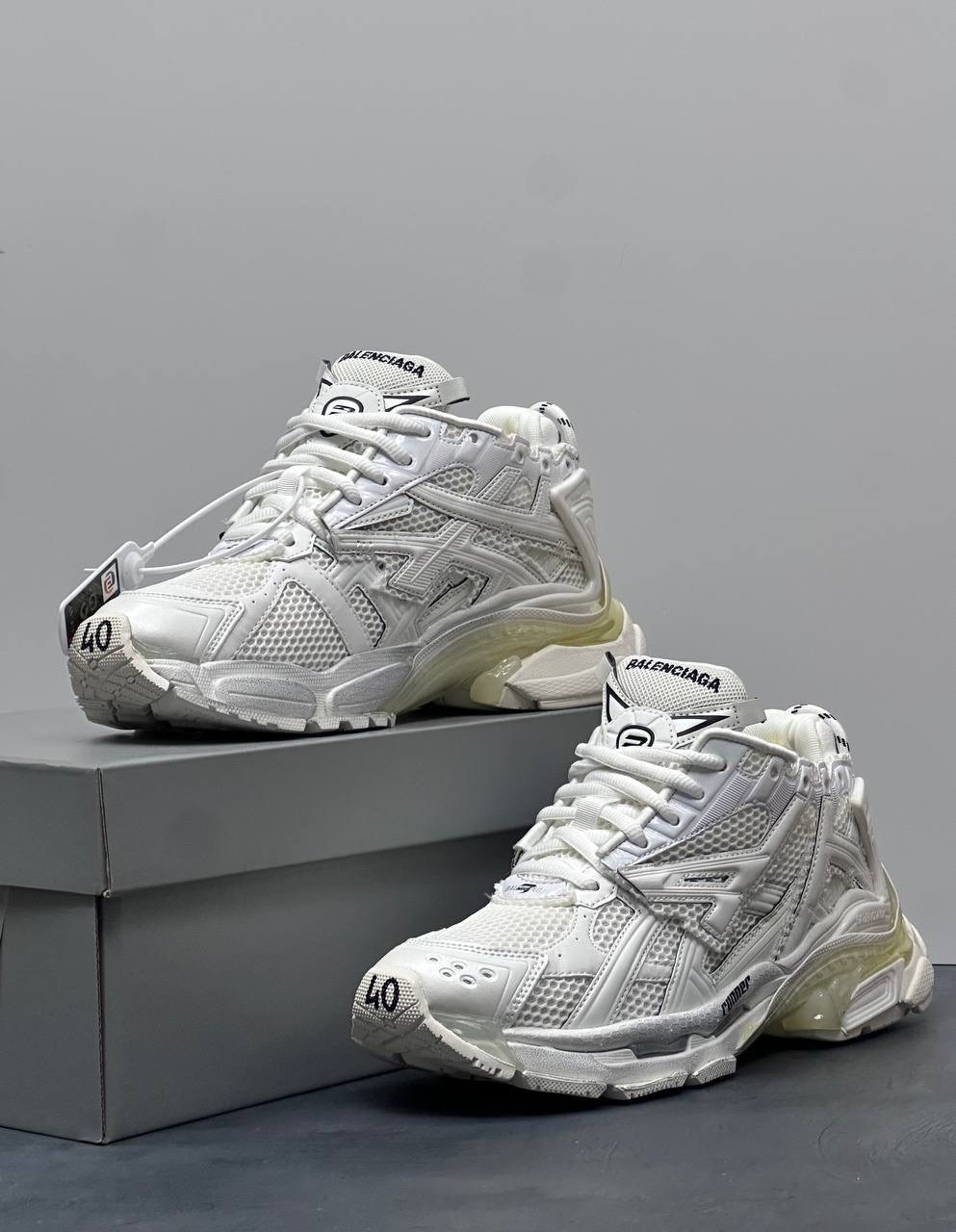 кроссовки balenciaga,баленсиага кроссовки 16 см подошва,кроссовки balenciaga runner,женские кроссовки balenciaga runner серебристые,баленсиага трек 2 кроссовки