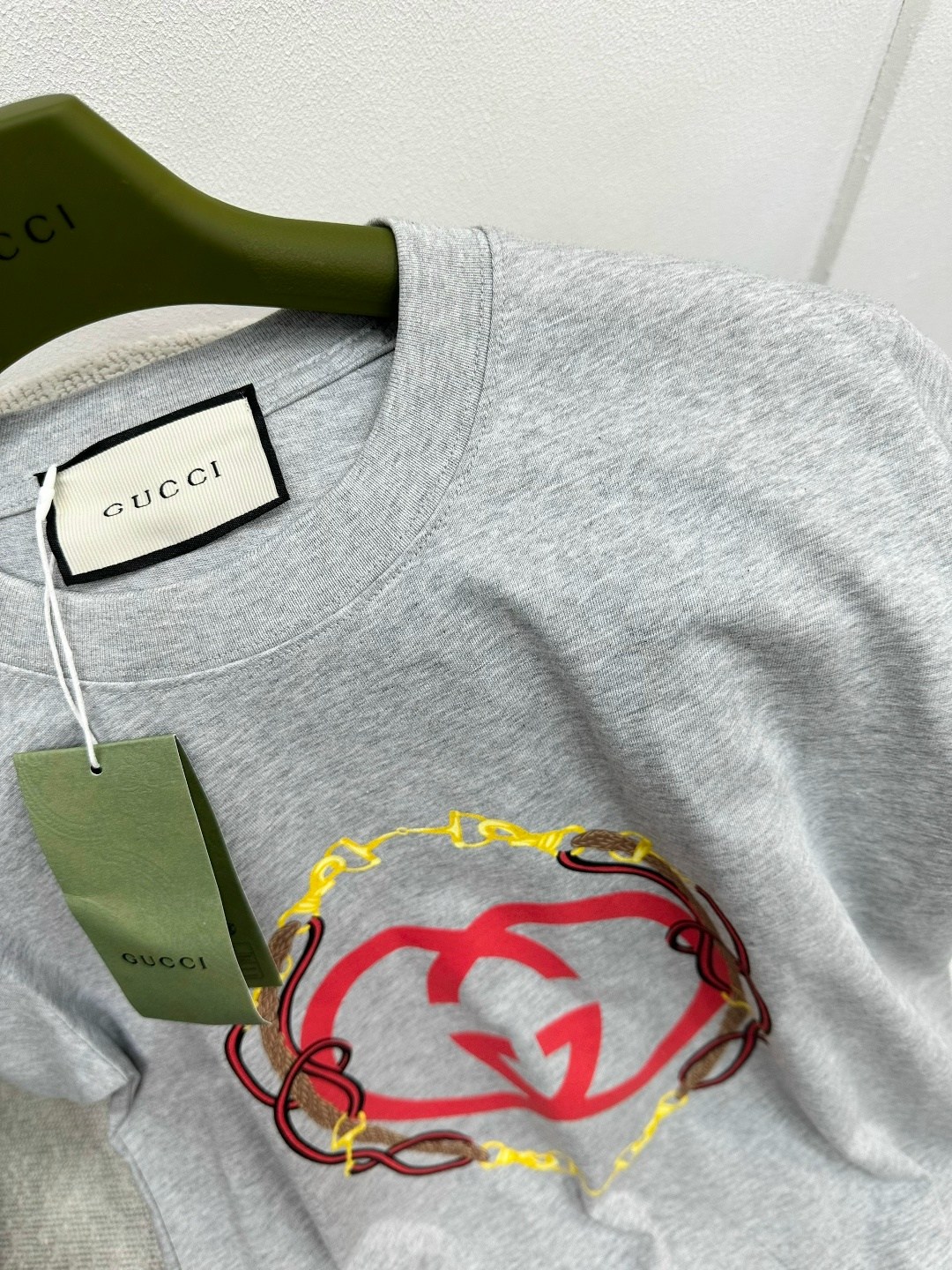 футболка gucci,футболка gucci женская,гуччи футболка,майка гуччи оригинал женская