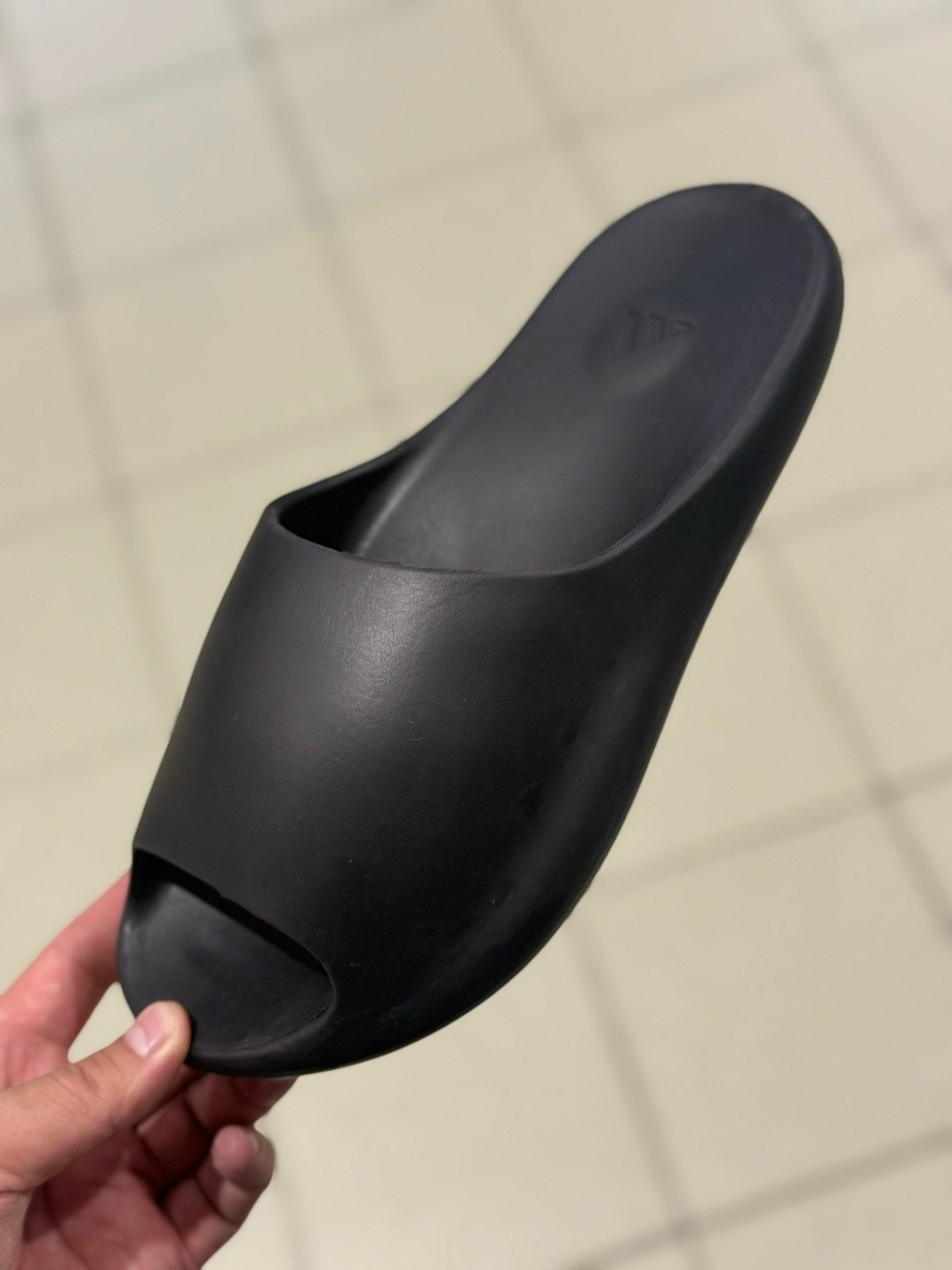 ,шлепанцы adidas yeezy slide,yeezy slide,шлепки adidas yeezy slide,сланцы adidas yeezy slide