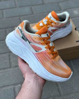 Кроссовки