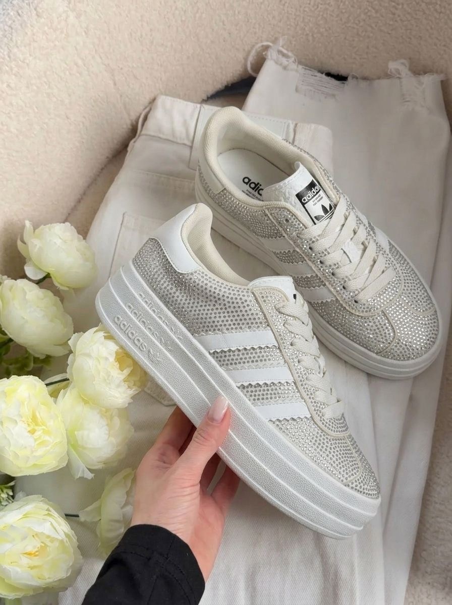,женские кроссовки,кроссовки adidas,кроссовки adidas женские,стильные кроссовки