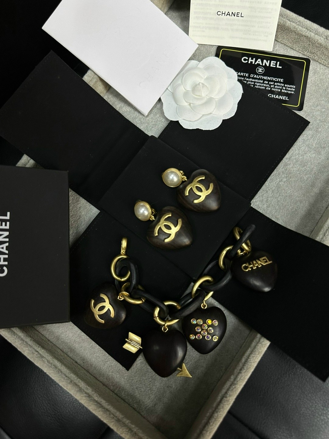 серьги шанель,серьга chanel,серьги шанель сердце,серьги коко шанель золото,украшения шанель