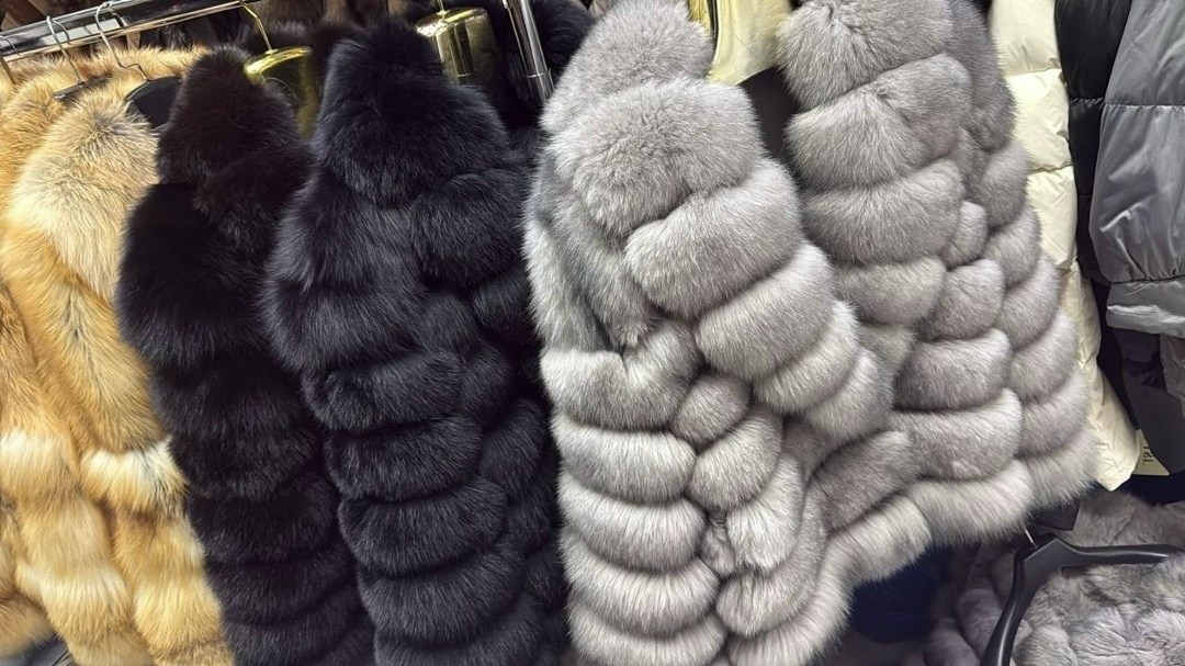 шуба из песца под соболь,шубы из песца,шубка из натурального меха песца под соболь,шуба из песца 2026,шуба песец под соболь