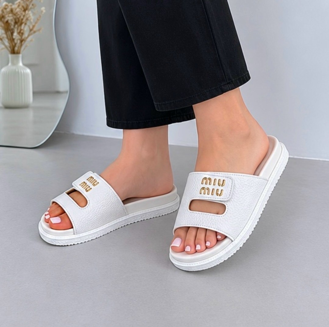 шлёпанцы miu miu,шлепанцы женские,шлепки женские,шлепанцы модные,сандалии