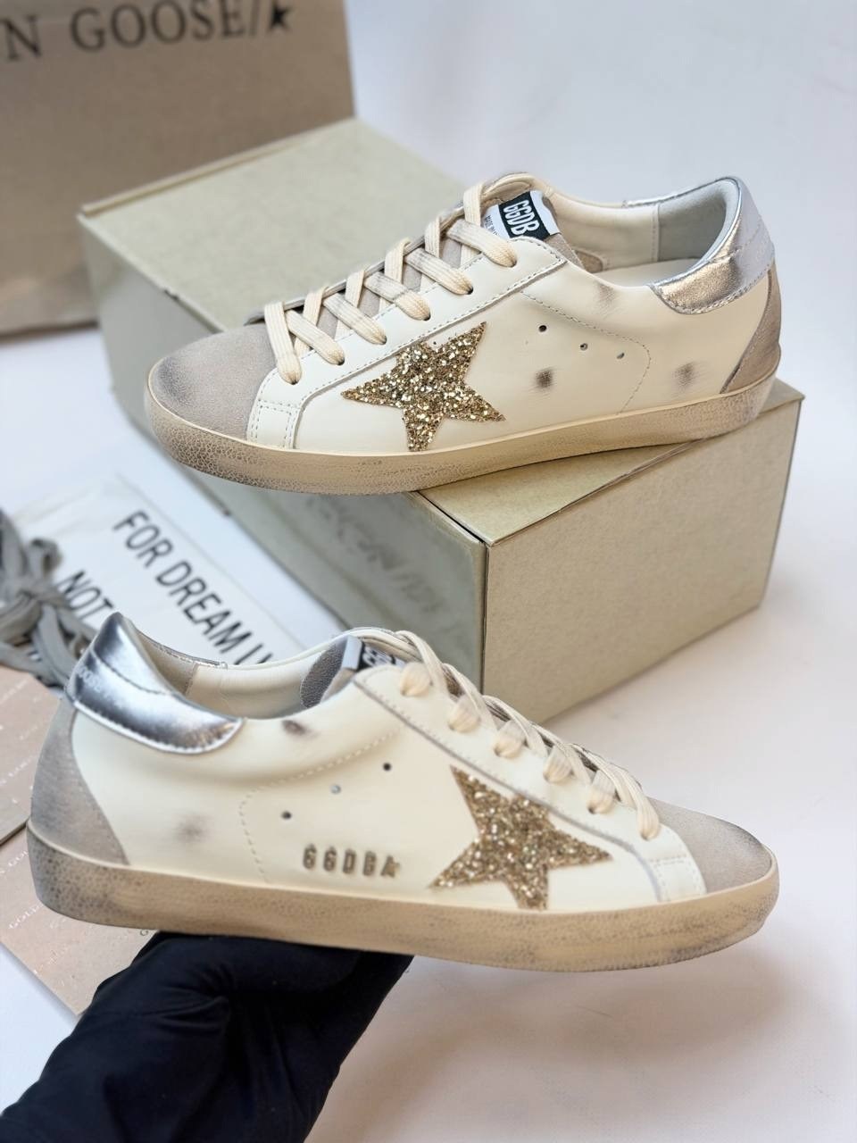 ,кеды golden goose женские,кроссовки golden goose,golden goose декорированные кеды super-star белый,кеды женские кожаные