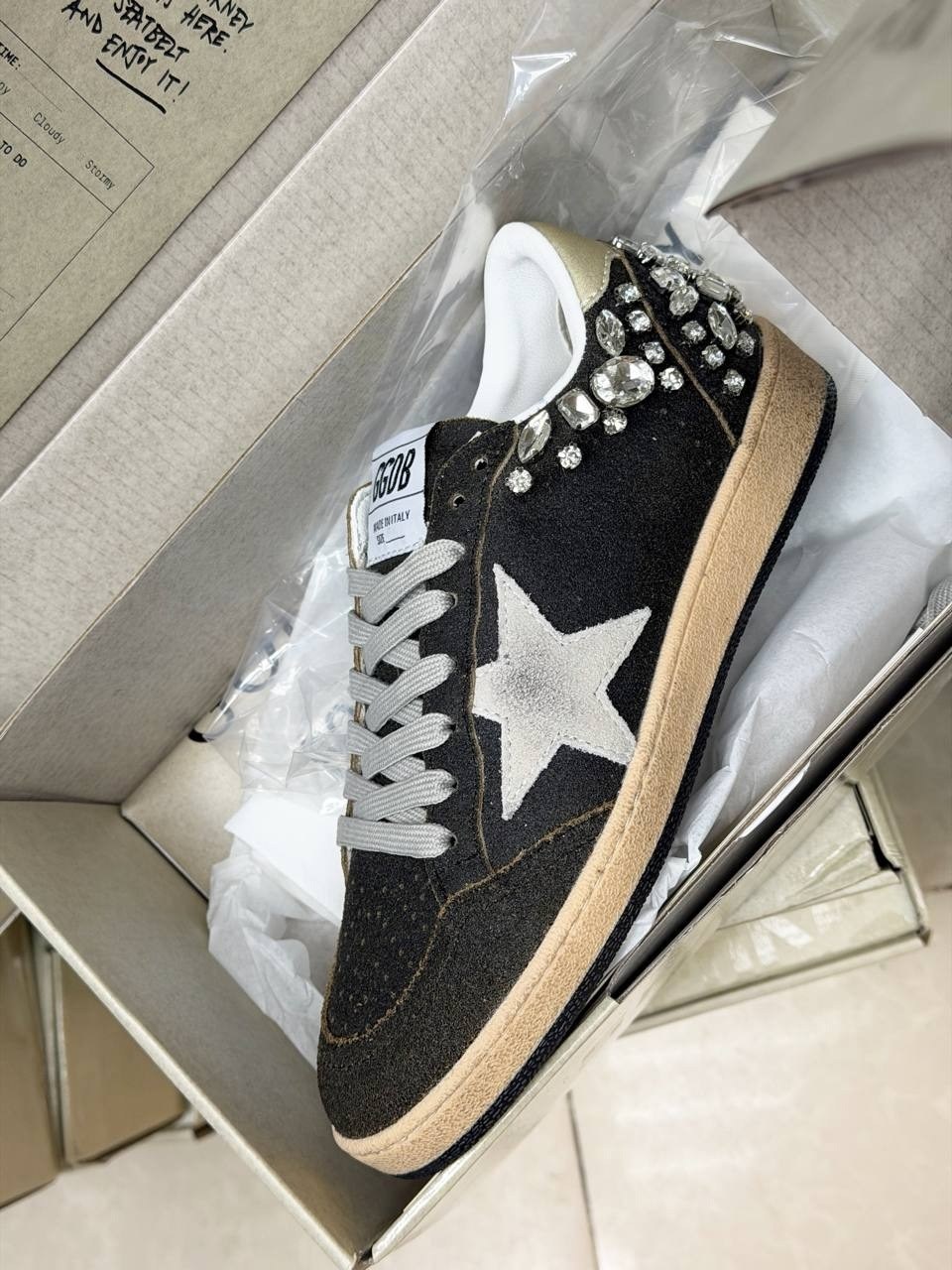 ,кеды golden goose,кроссовки golden goose из натуральной кожи с камнями,кеды golden goose женские, женская