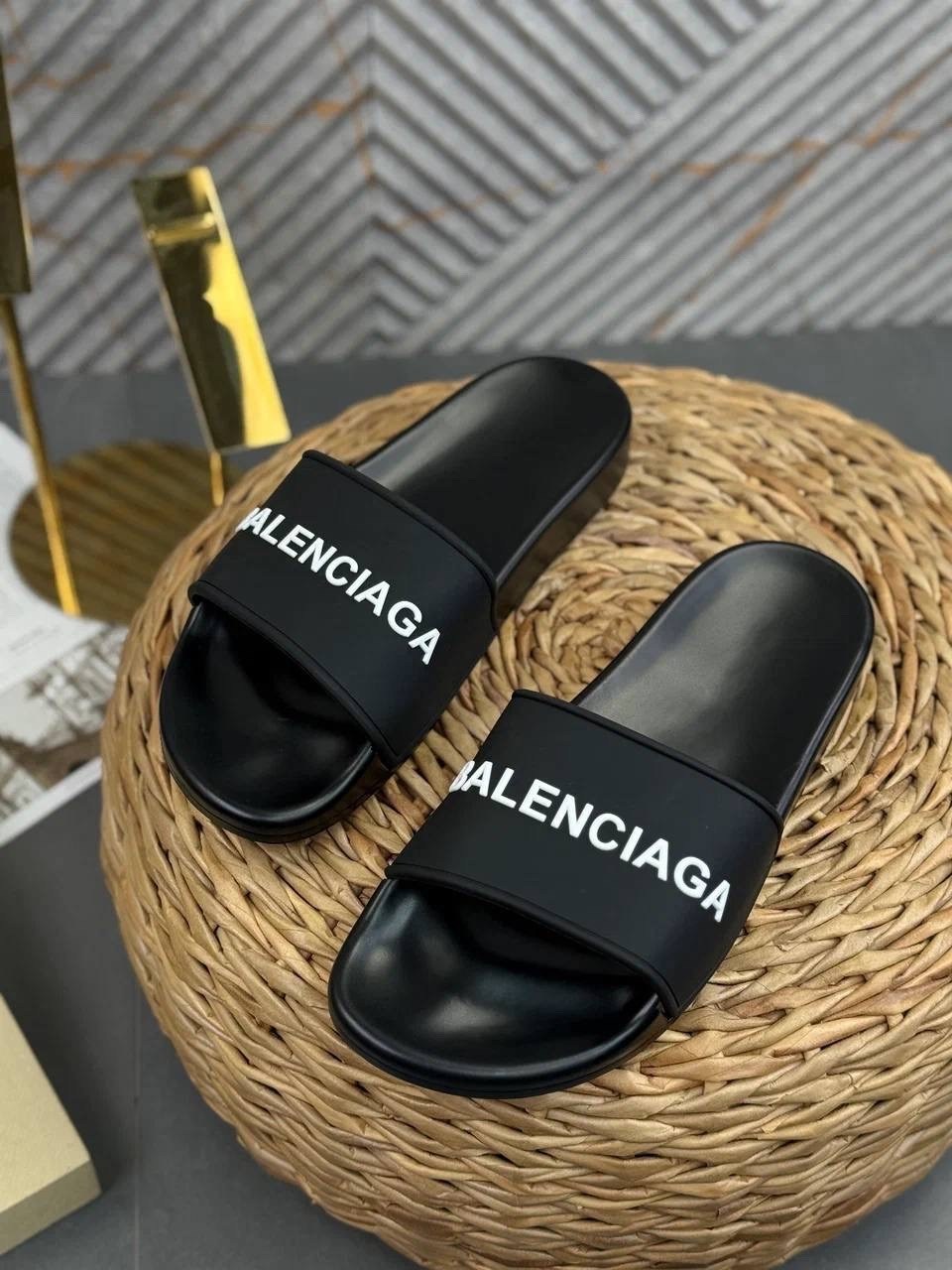 ,мужские шлепанцы с логотипом givenchy,givenchy paris,шлепанцы givenchy,мужские шлепанцы