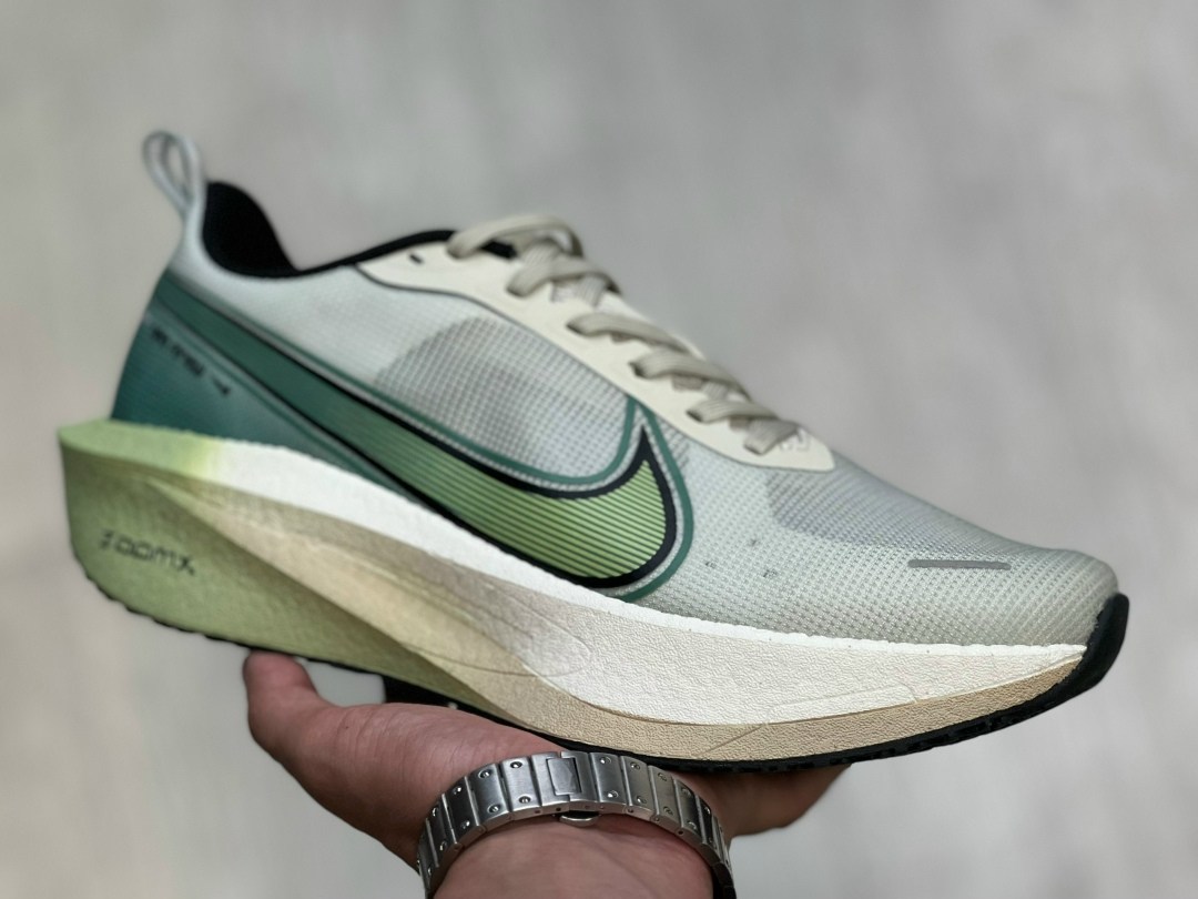кроссовки nike zoom fly,беговые кроссовки найк zoom fly,кроссовки nike zoom gravity женские,кроссовки nike,кроссовки