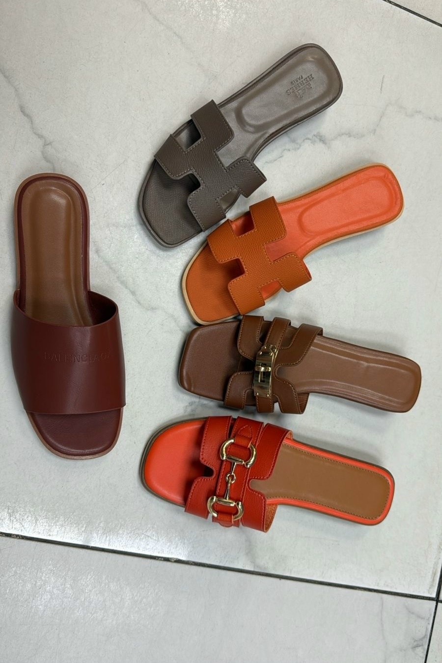 женские кожаные шлепки hermes oran коричневые,шлепанцы hermes,шлепки hermes женские,шлепки эрмес,шлепки хермес оран