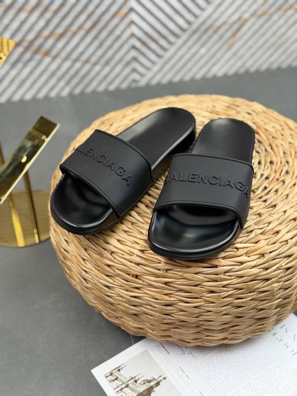 ,мужские шлепанцы с логотипом givenchy,givenchy paris,шлепанцы givenchy,мужские шлепанцы