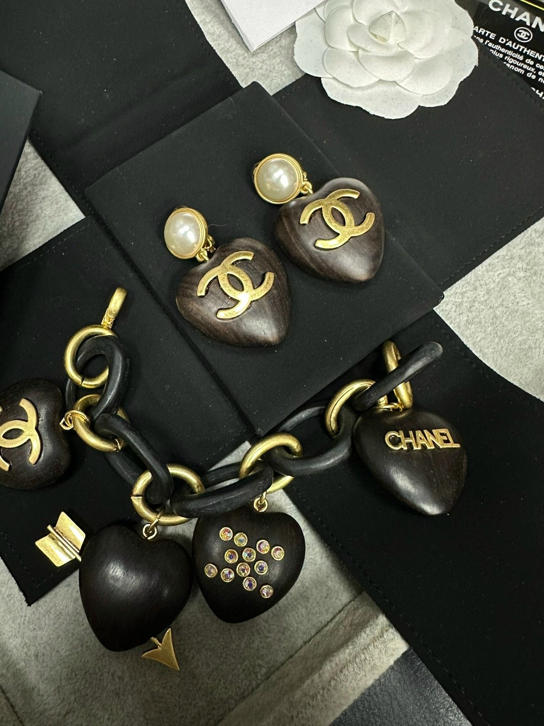 серьги шанель,серьга chanel,серьги шанель сердце,серьги коко шанель золото,украшения шанель