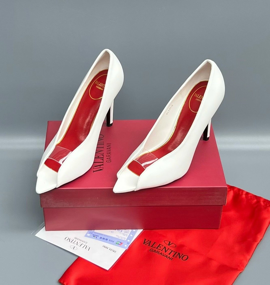 ,туфли christian louboutin,туфли для женщин,christian louboutin женские туфли на высоком,каблуки женские