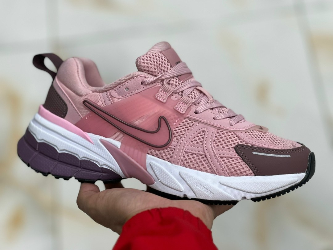 кроссовки nike initiator,кроссовки nike,кроссовки,женские кроссовки nike initiator серебристого цвета,кроссовки nike initiator running