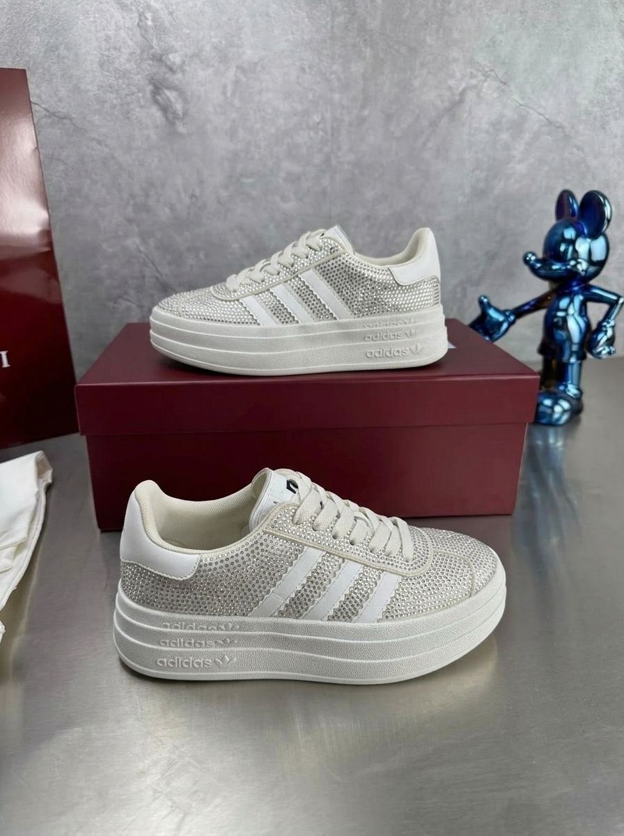 ,женские кроссовки,кроссовки adidas,кроссовки adidas женские,стильные кроссовки