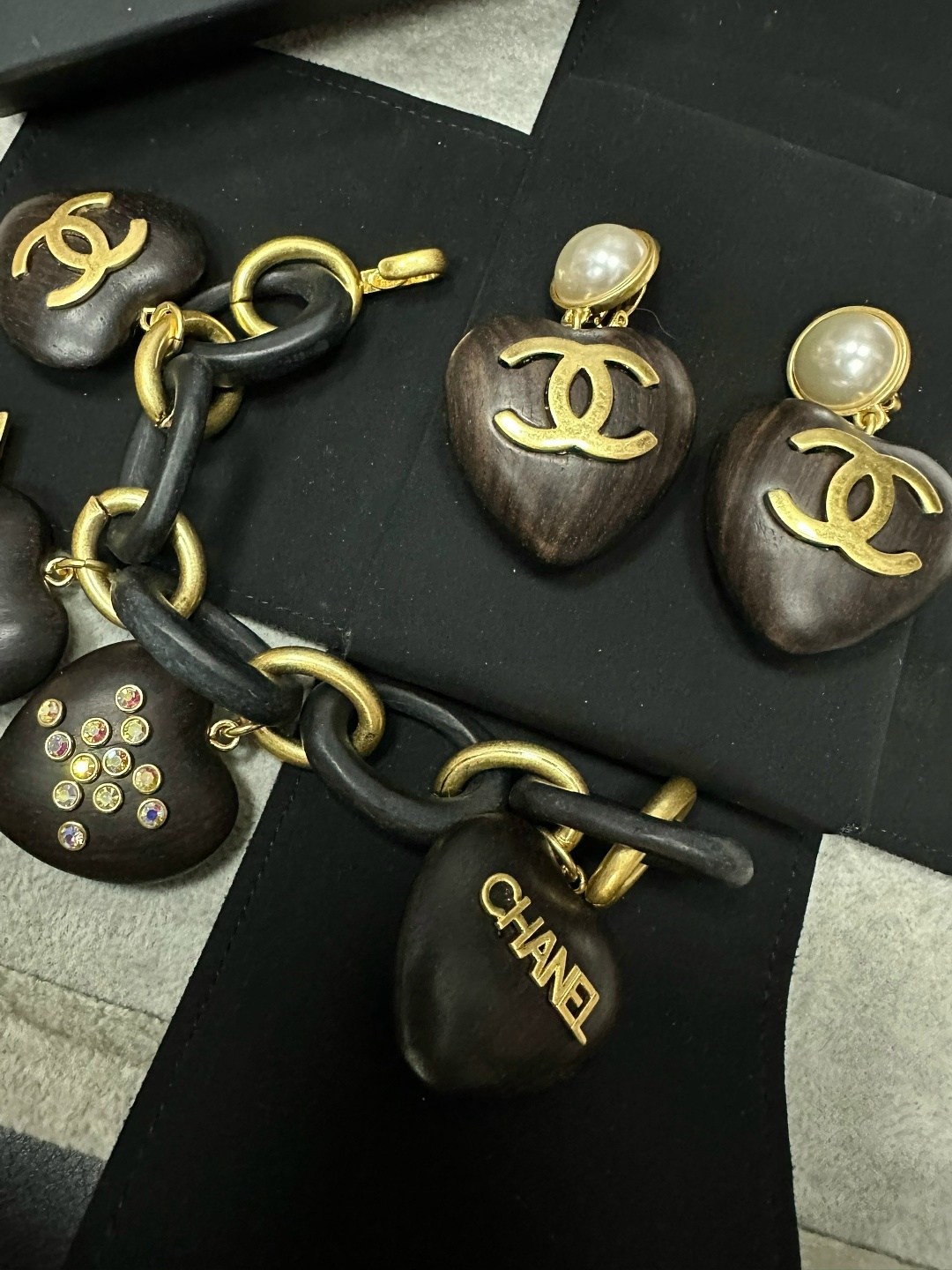 серьги шанель,серьга chanel,серьги шанель сердце,серьги коко шанель золото,украшения шанель