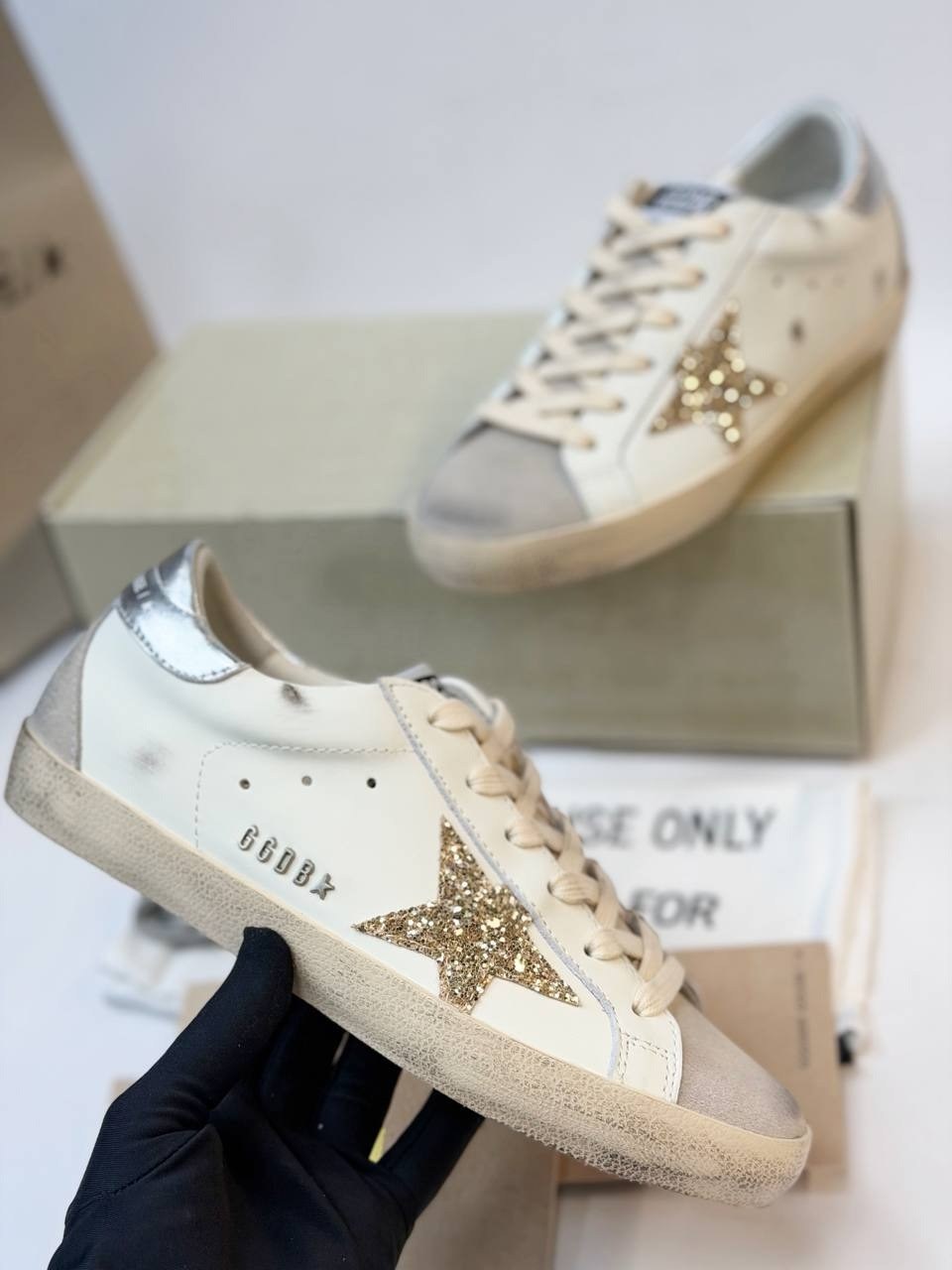 ,кеды golden goose женские,кроссовки golden goose,golden goose декорированные кеды super-star белый,кеды женские кожаные