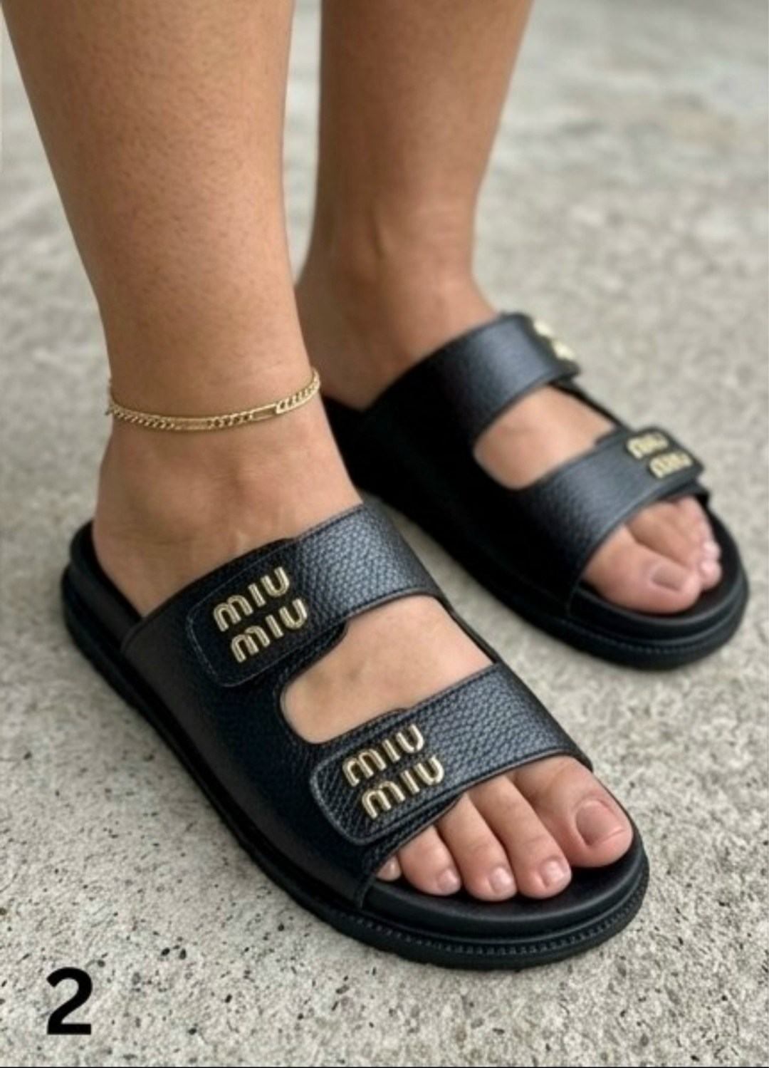 шлёпанцы miu miu,шлепанцы женские,шлепки женские,шлепанцы модные,сандалии