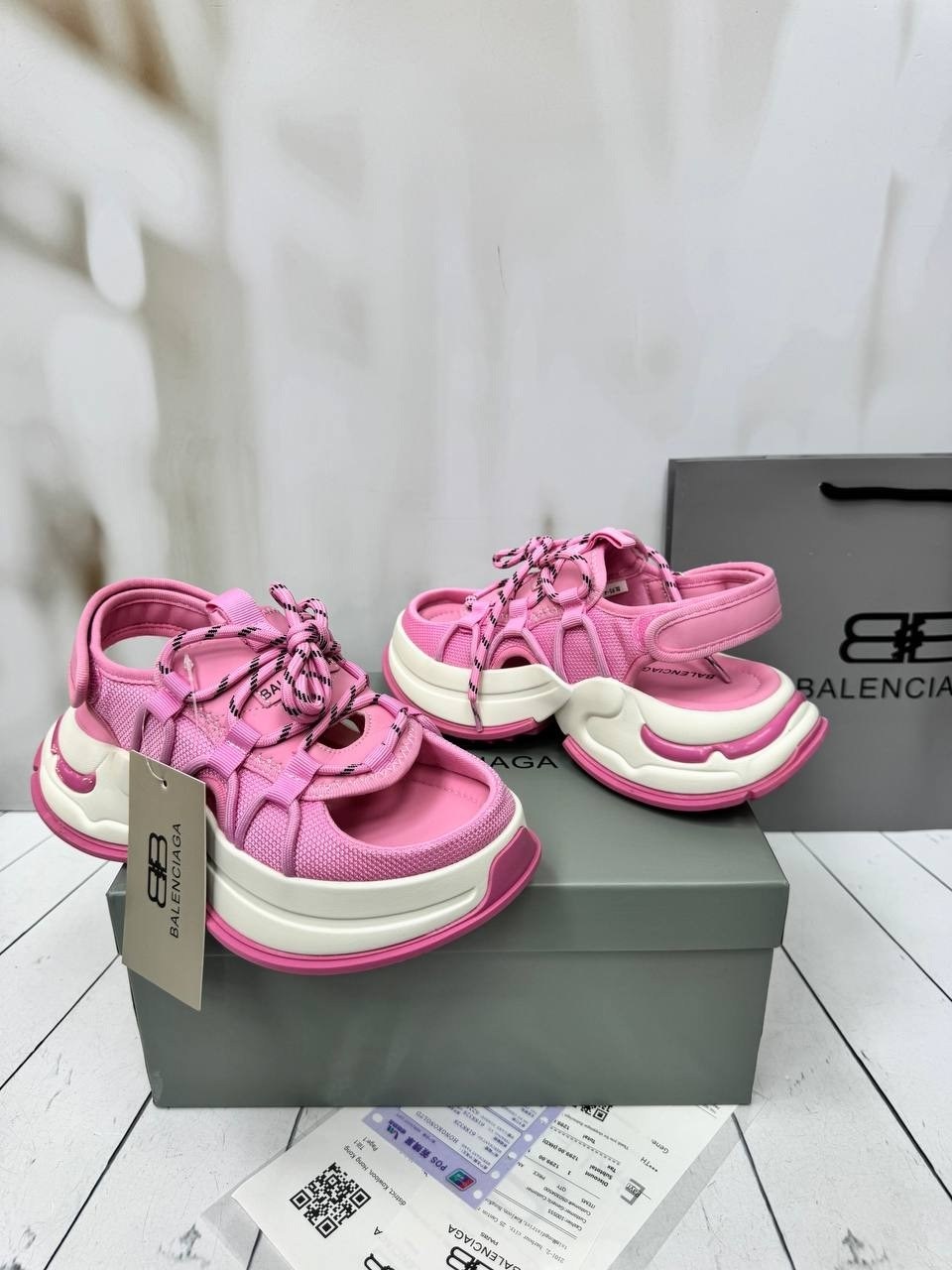 сандалии баленсиага женские,кроссовки balenciaga женские,кроссовки balenciaga,кроссовки balenciaga 3 xl,сандалии balenciaga