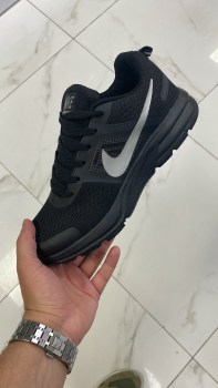Кроссовки