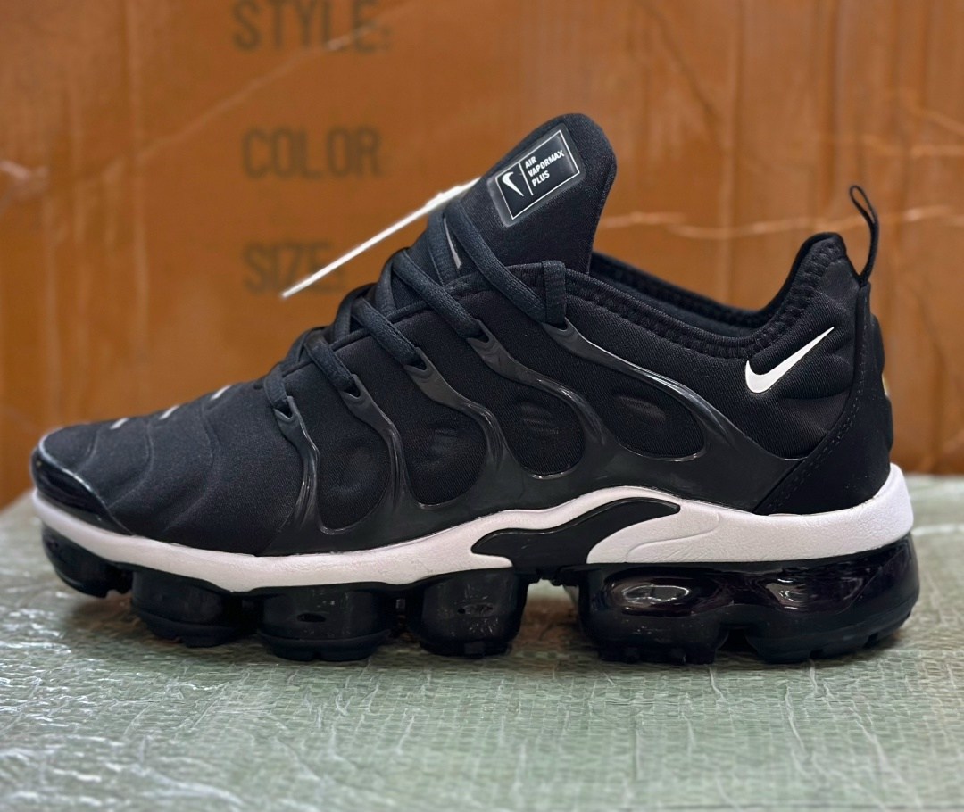 nike air vapormax,nike vapormax plus,vapormax nike,nike air vapormax plus,кроссовки nike air vapormax plus tn для мужчин