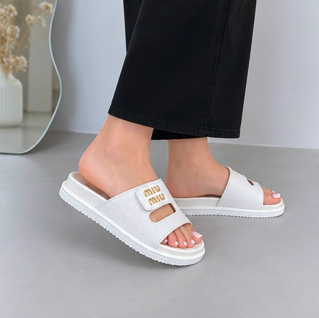 шлёпанцы miu miu,шлепанцы женские,шлепки женские,шлепанцы модные,сандалии