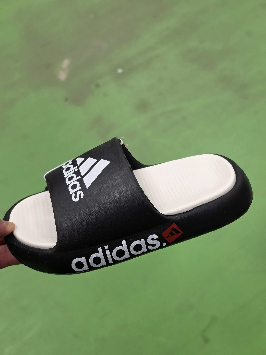 шлепанцы adidas,adidas adilette comfort slides,шлепанцы мужские adidas adilette shower,шлепанцы adidas adilette,шлепки adidas